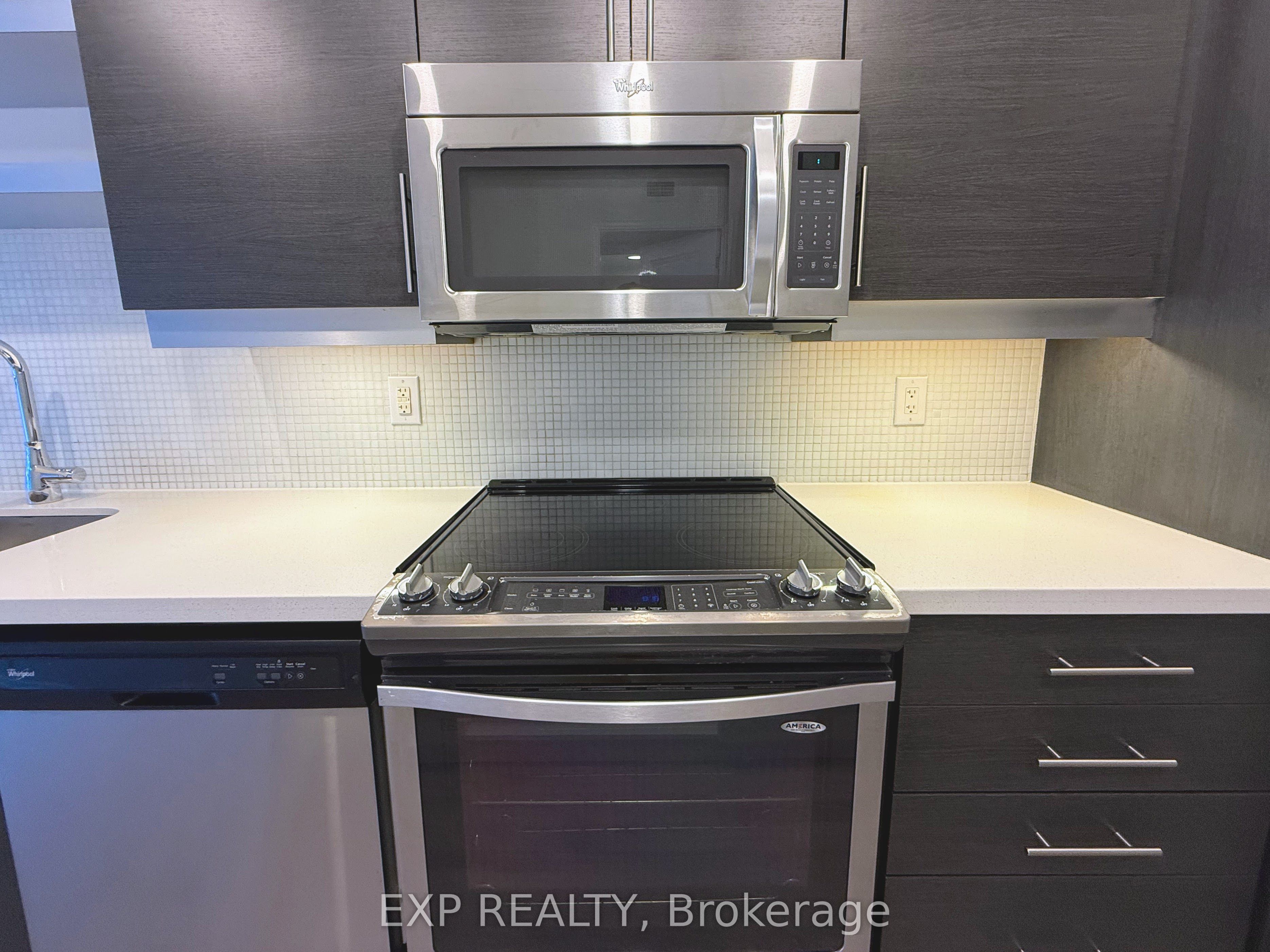 400 Adelaide Street E #702, Toronto, ON M5A 4S3 photo 4