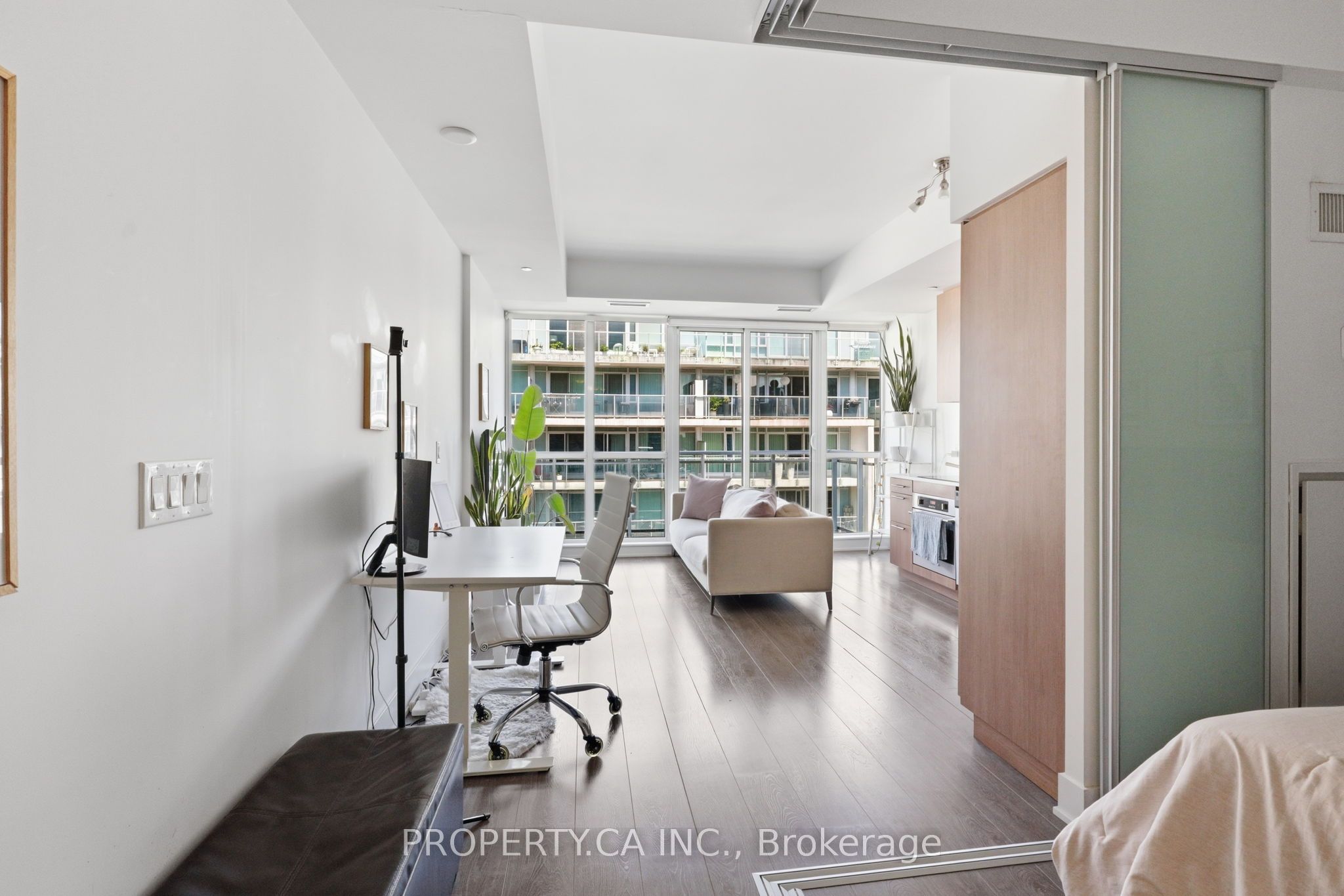 508 Wellington Street W 809, Toronto, ON M5V 1E3 photo 2