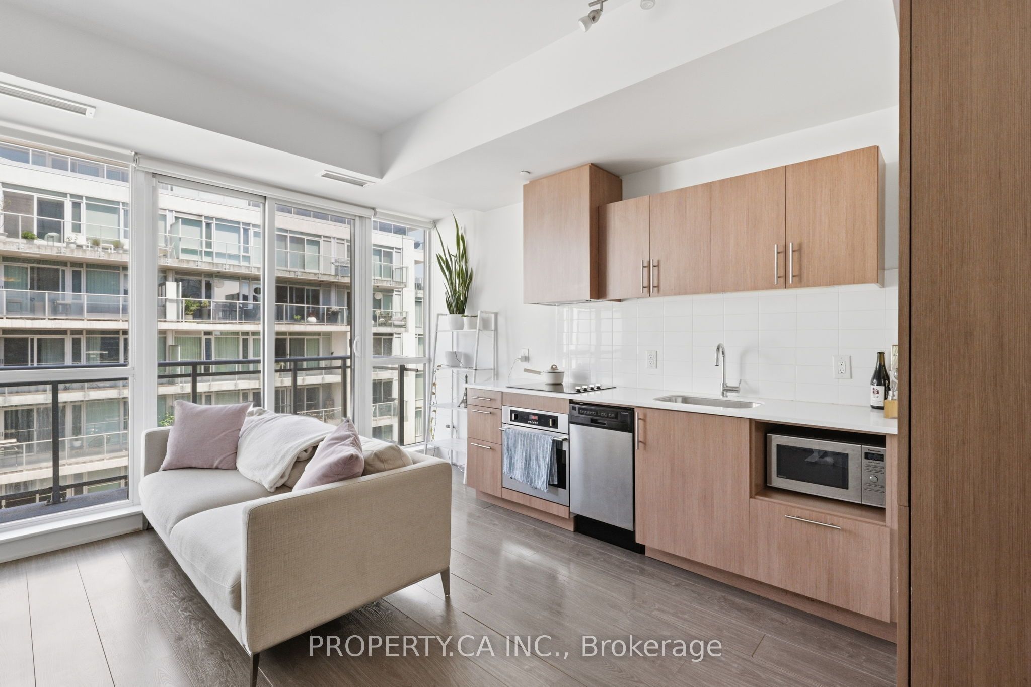 508 Wellington Street W 809, Toronto, ON M5V 1E3 photo 3