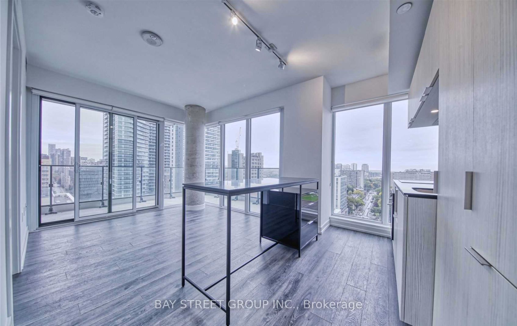 77 Shuter Street 1910, Toronto, ON M5C 1S1