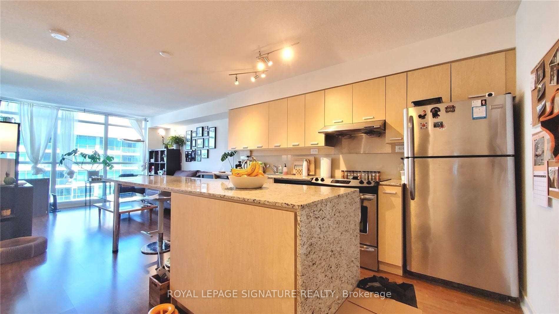 19 Singer Court 1212, Toronto, ON M2K 0B2 photo 3