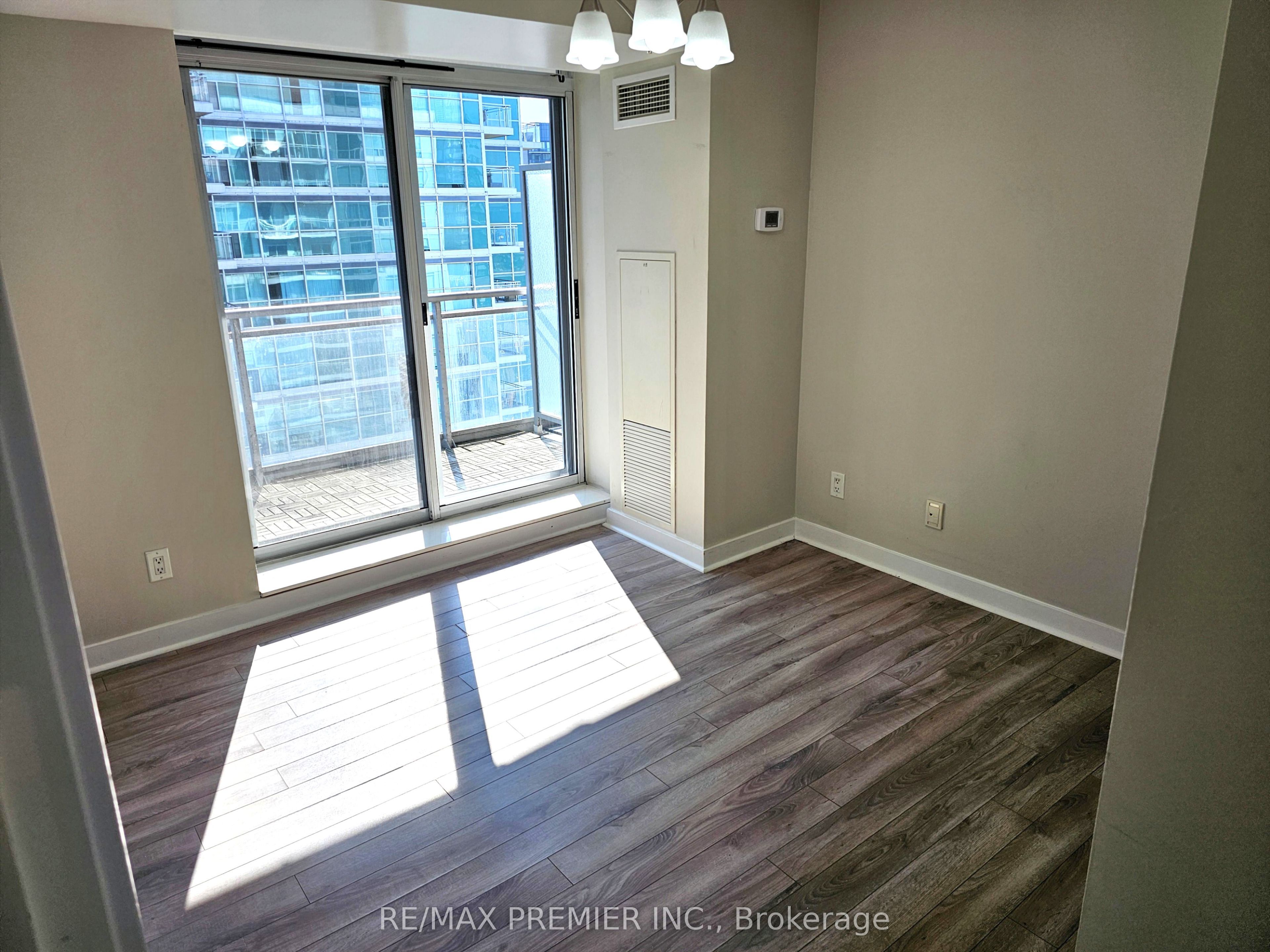50 Lynn Williams Street 2209, Toronto, ON M6K 3R9 photo 5
