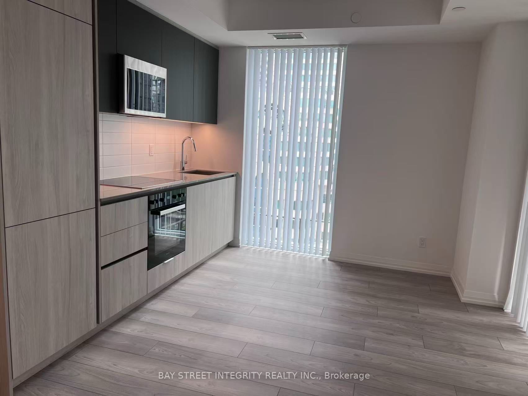 400 King Street W 1508, Toronto, ON M5V 0X8 photo 4