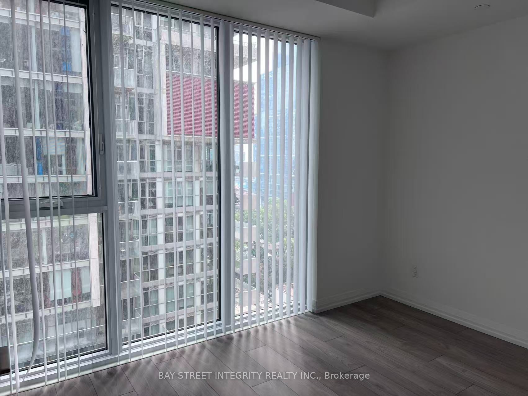 400 King Street W 1508, Toronto, ON M5V 0X8 photo 5
