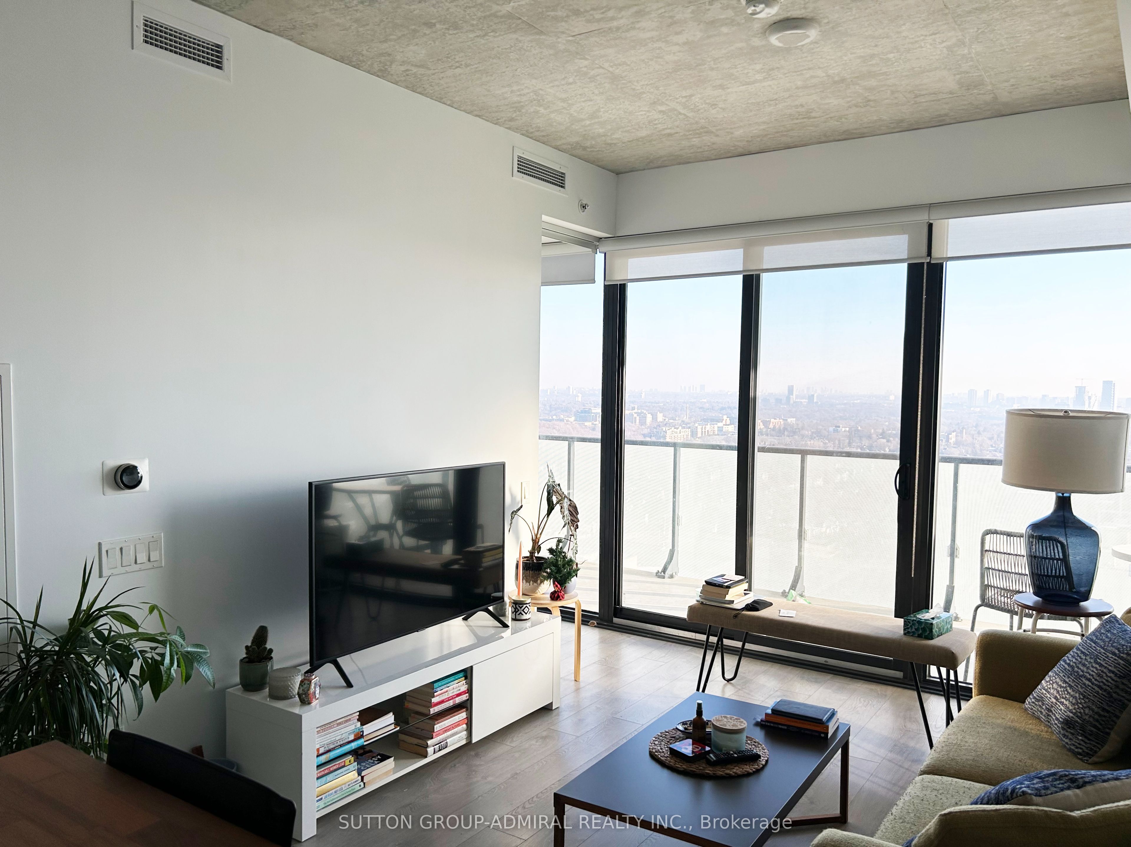 185 Roehampton Avenue 2207, Toronto, ON M4P 1R4 photo 4