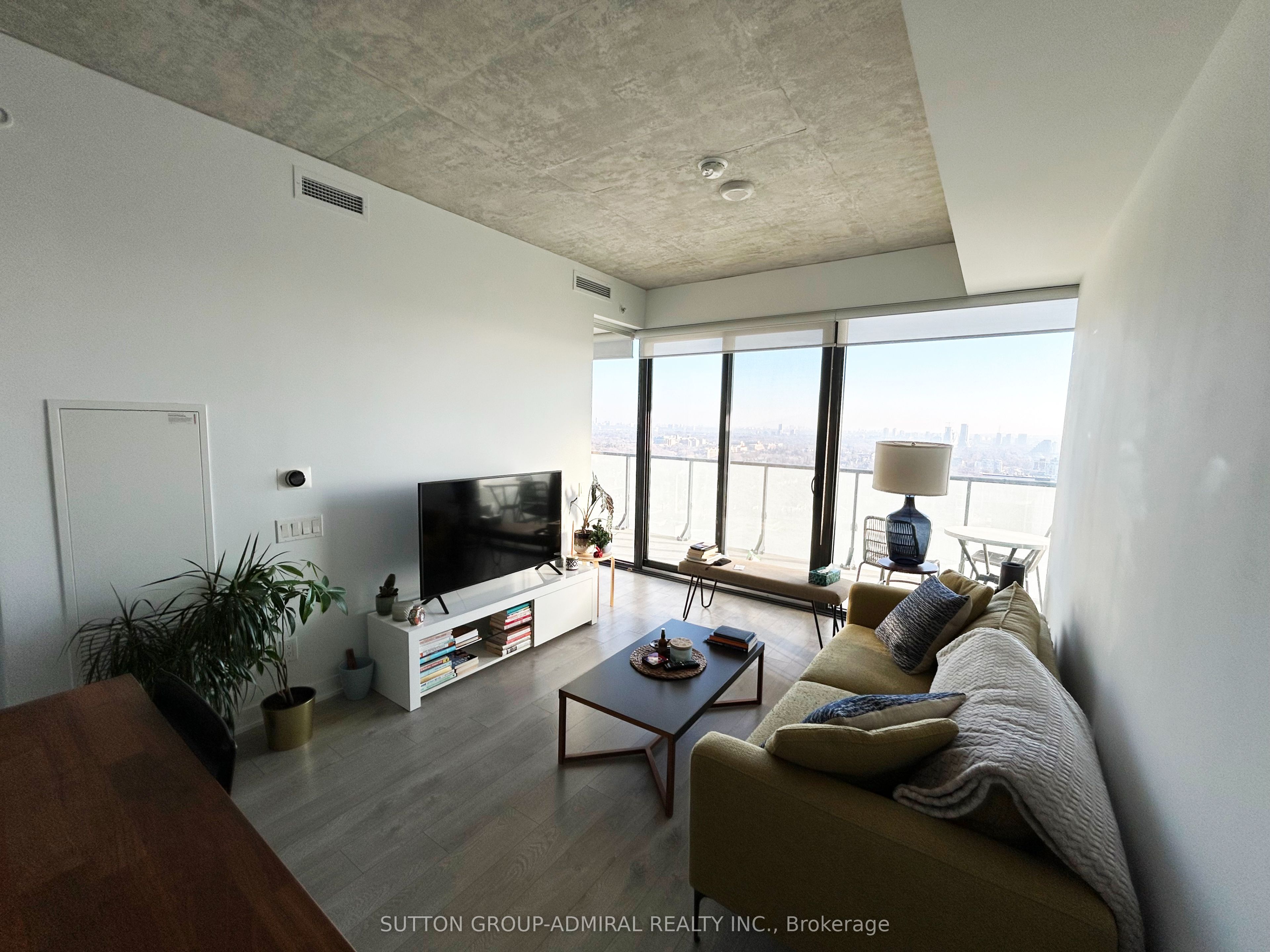 185 Roehampton Avenue 2207, Toronto, ON M4P 1R4 photo 5