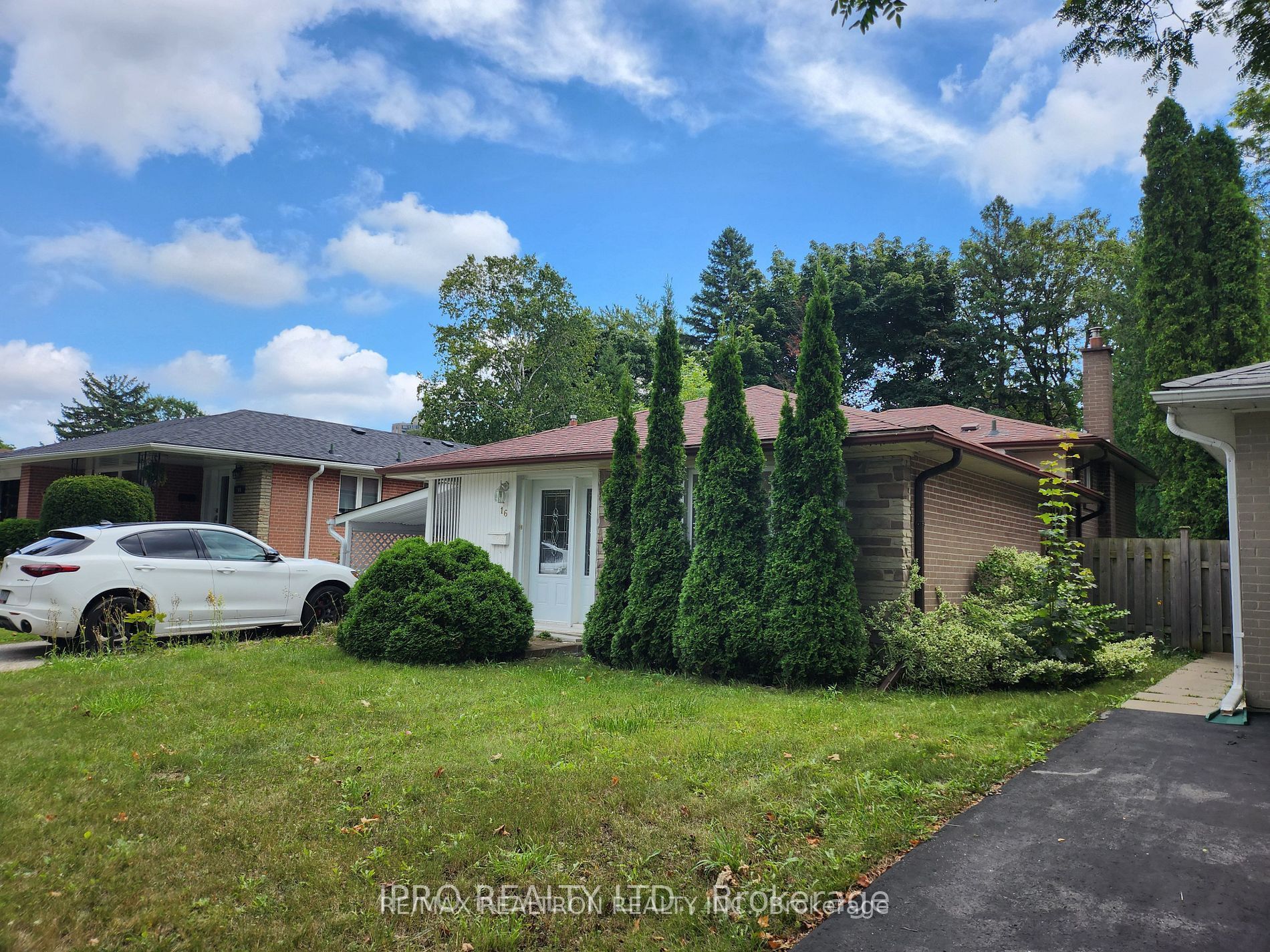 16 Cresthaven Drive, Toronto, ON M2H 1L7 photo 4