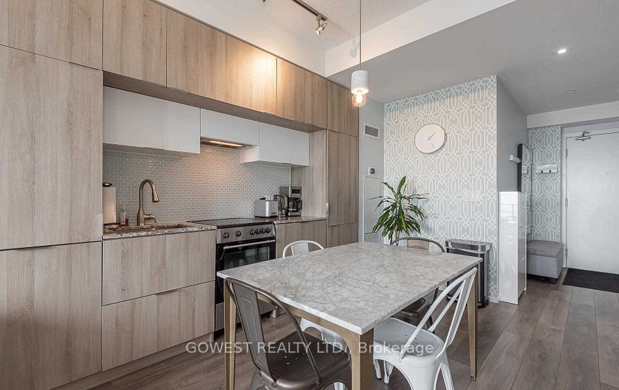 159 Dundas Street E 3603, Toronto, ON M5B 1E4 photo 5