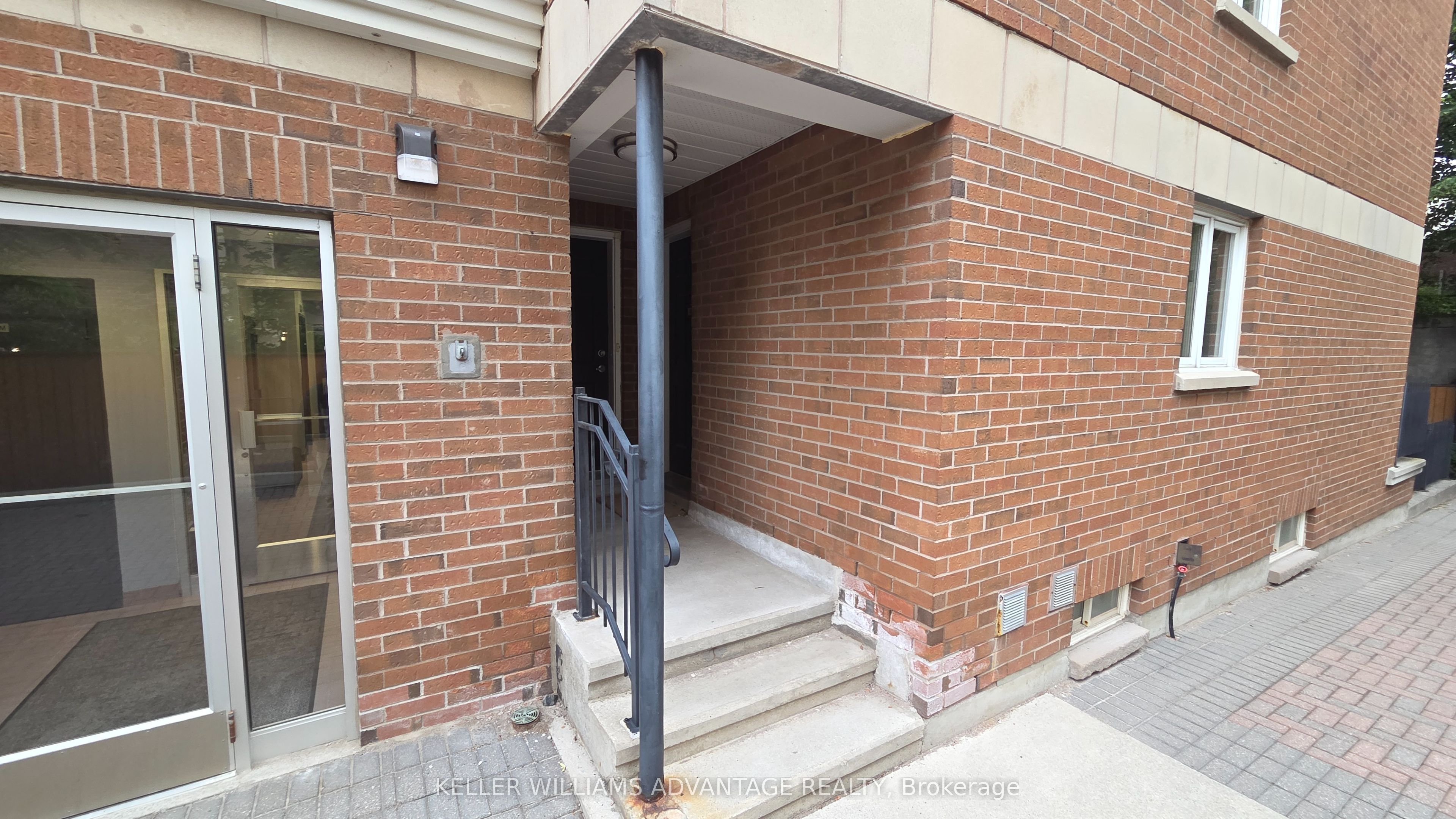 217 St. George Street 37, Toronto, ON M5R 3S7 photo 2