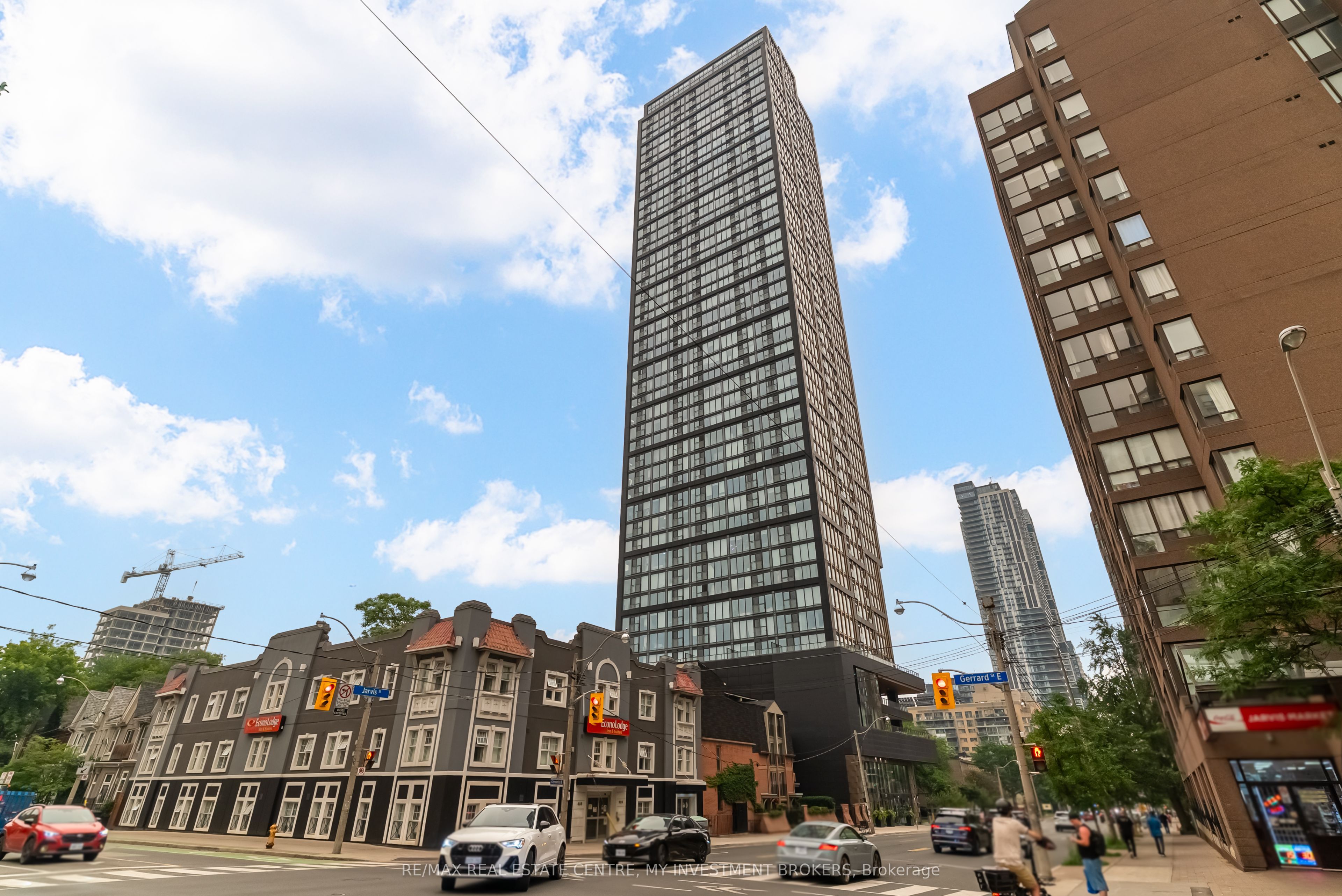 319 Jarvis Street 2605, Toronto, ON M5B 0C8 photo 2