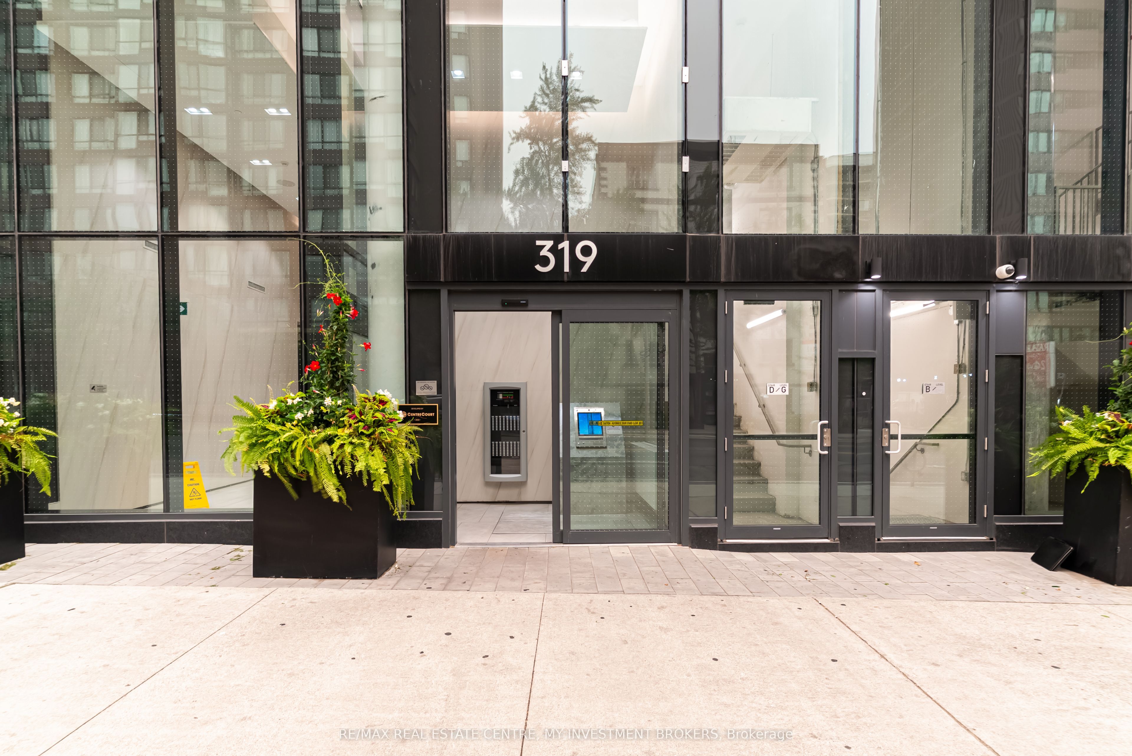319 Jarvis Street 2605, Toronto, ON M5B 0C8 photo 3