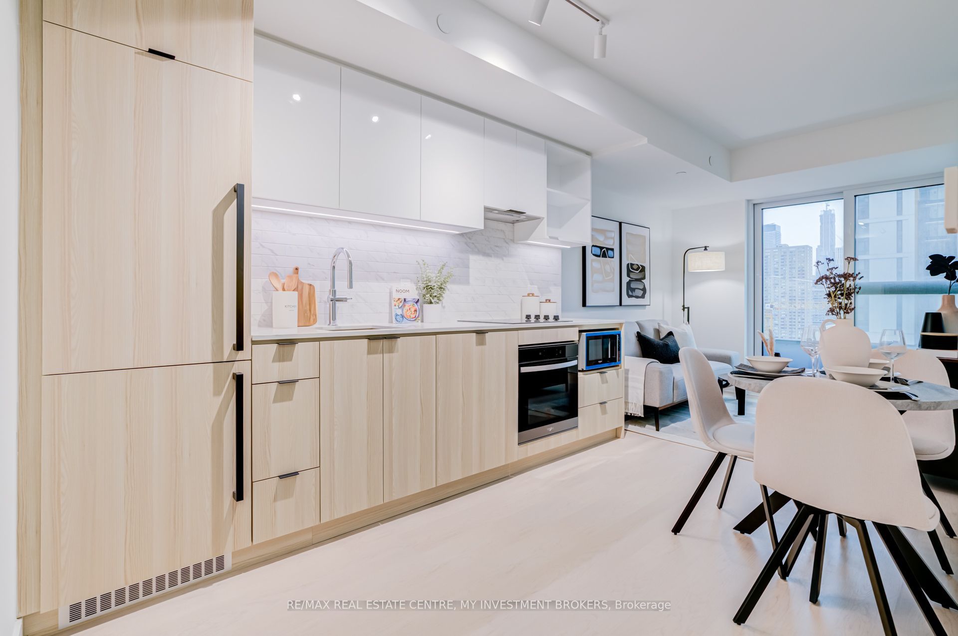 252 Church Street 1805, Toronto, ON M5B 0E6 photo 5