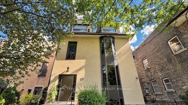 29 Winchester Street, Toronto, ON M4X 1A6 photo 2