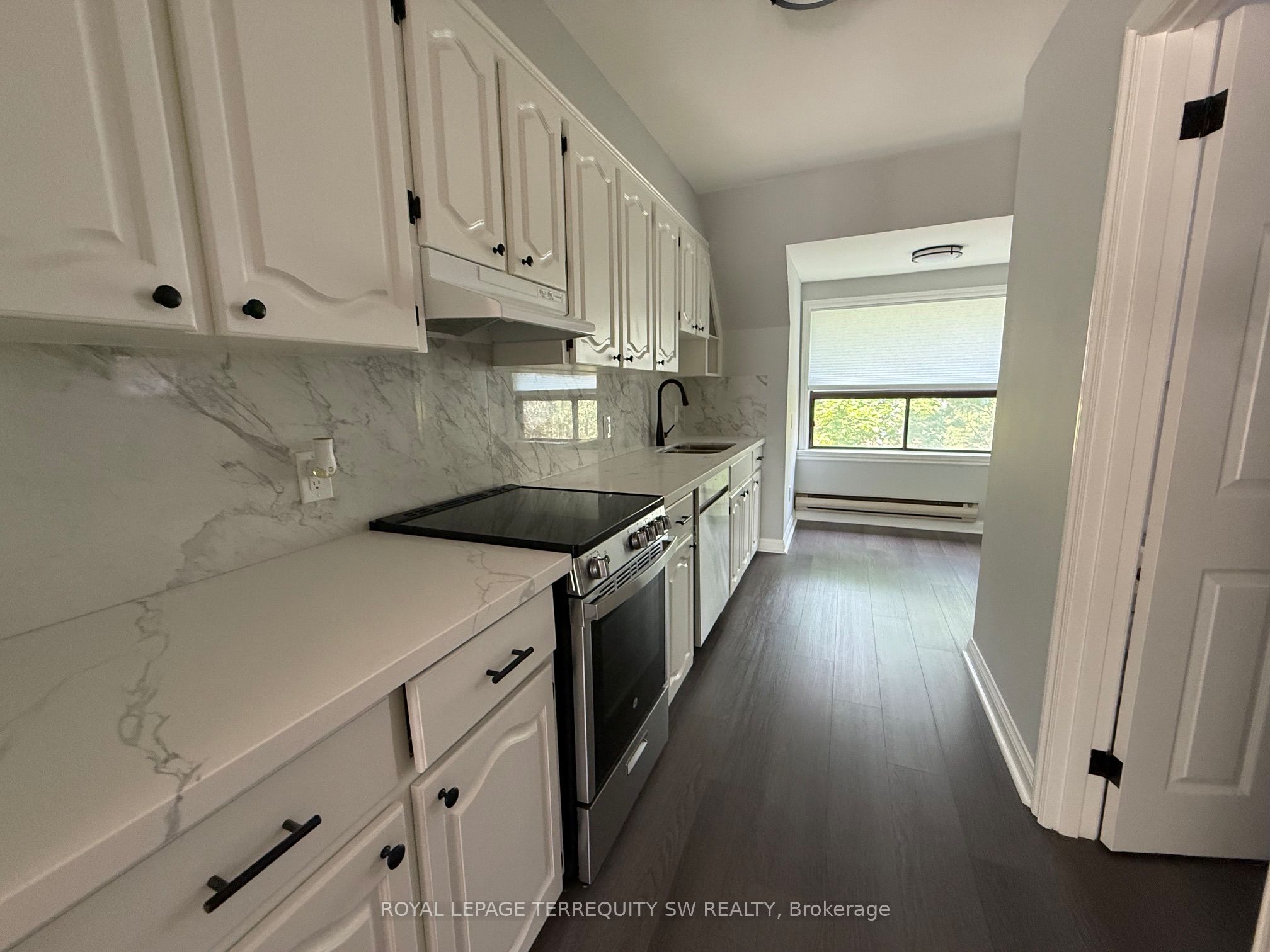 29 Winchester Street, Toronto, ON M4X 1A6 photo 5