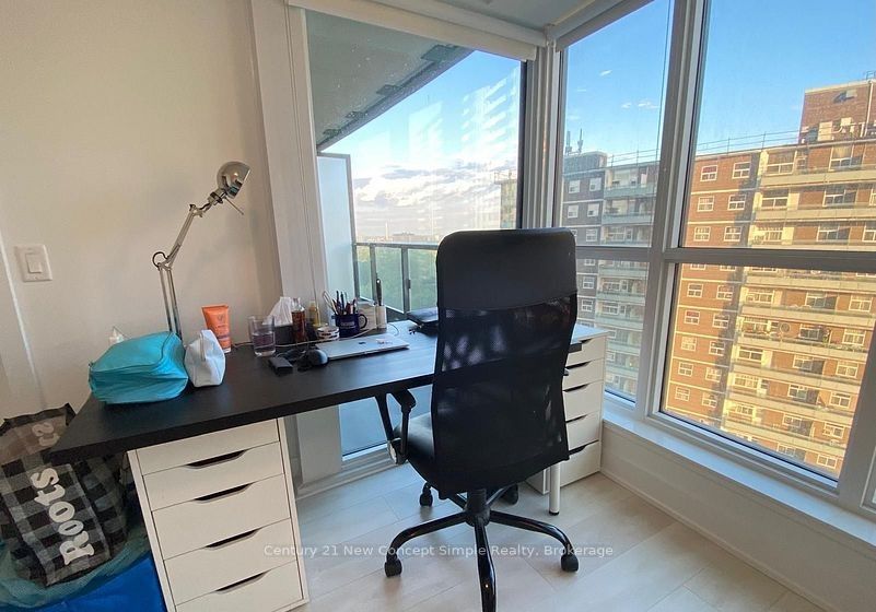 585 Bloor Street 1121, Toronto, ON M4W 0B3 photo 3