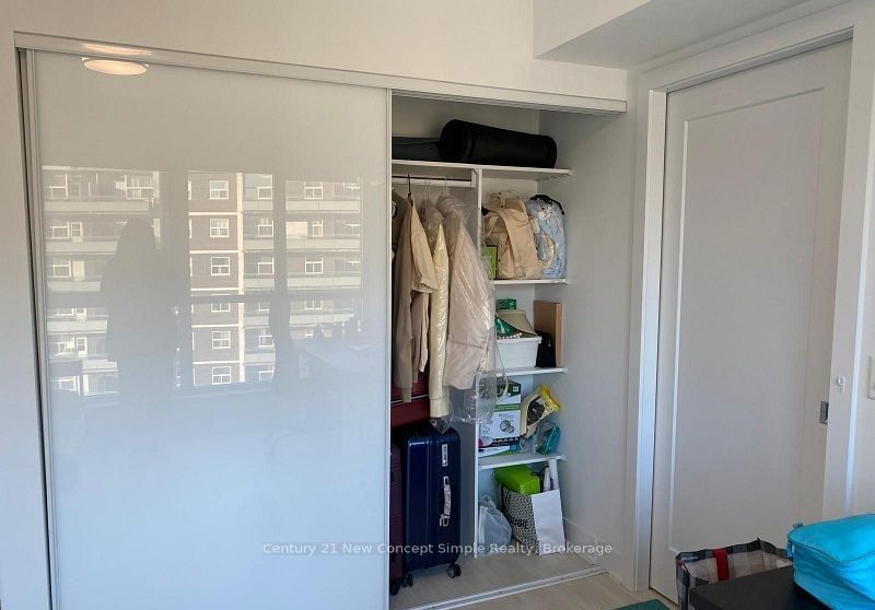 585 Bloor Street 1121, Toronto, ON M4W 0B3 photo 4