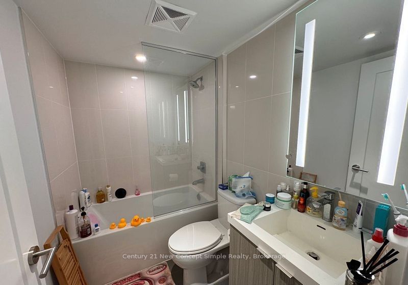 585 Bloor Street 1121, Toronto, ON M4W 0B3 photo 5