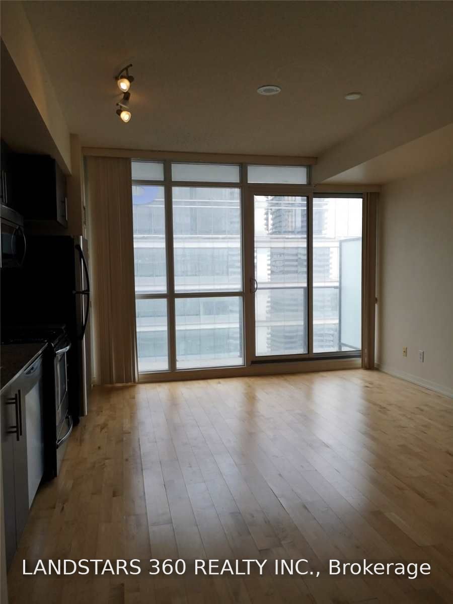 65 Bremner Boulevard 3706, Toronto, ON M5J 0A7 photo 2