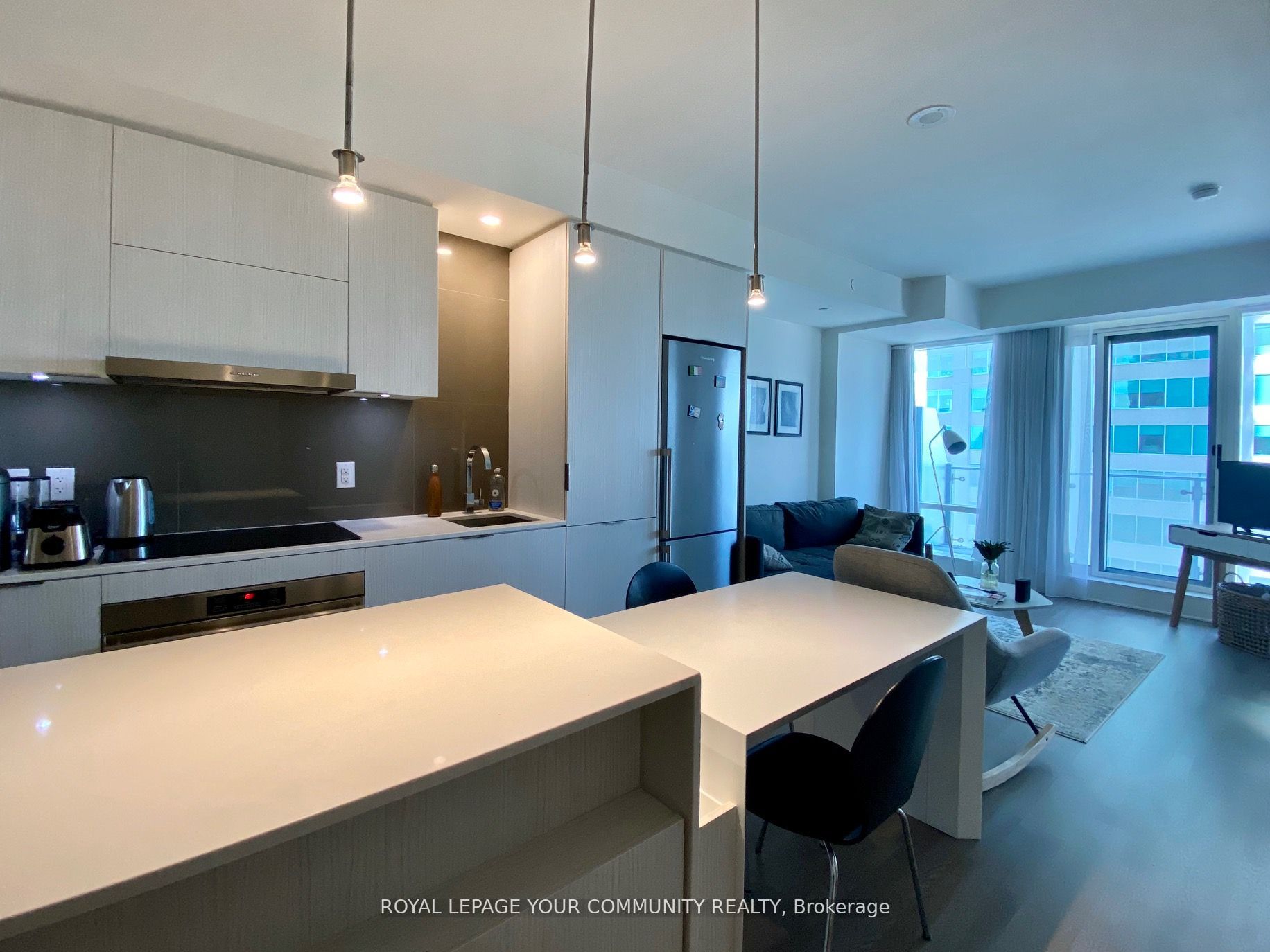 1 Bloor Street E 2812, Toronto, ON M4W 0A9 photo 2