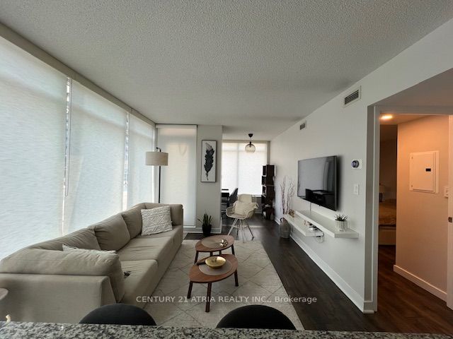 15 Brunel Court 317, Toronto, ON M5V 3Y6