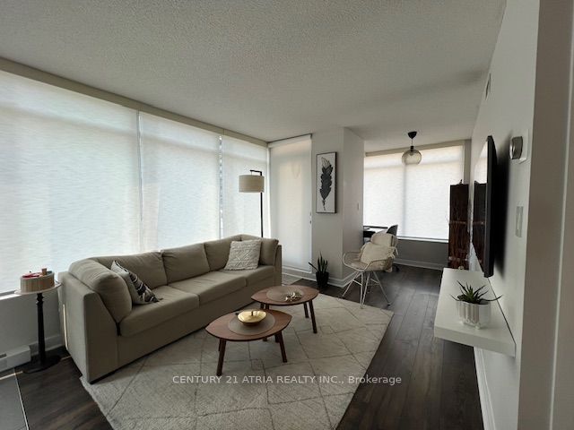 15 Brunel Court 317, Toronto, ON M5V 3Y6 photo 5