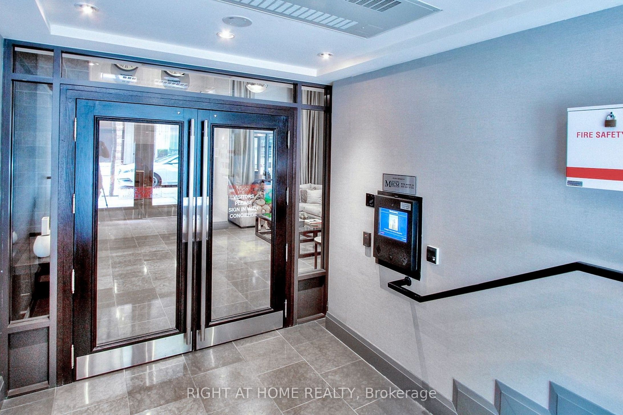 35 Hayden Street 709, Toronto, ON M4Y 3C3 photo 5