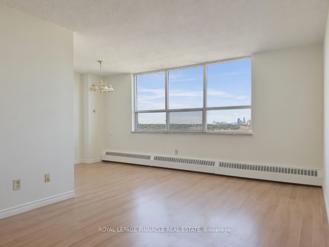 5 Parkway Forest Drive 1512, Toronto, ON M2J 1L2 photo 3