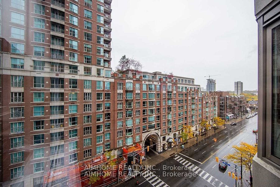 155 Yorkville Avenue 1015, Toronto, ON M5R 1C4 photo 4