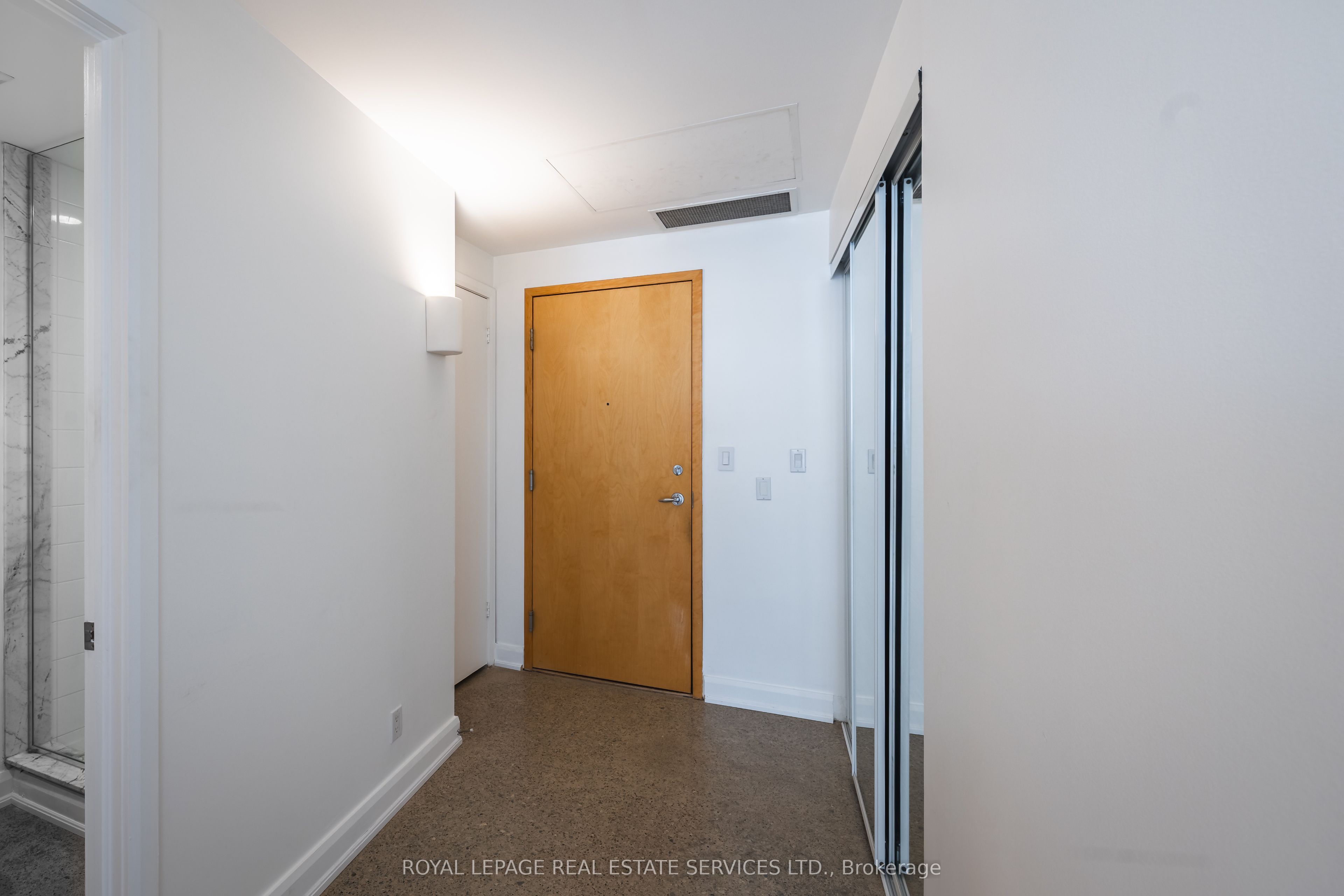 700 King Street W 613, Toronto, ON M5V 2Y6 photo 4