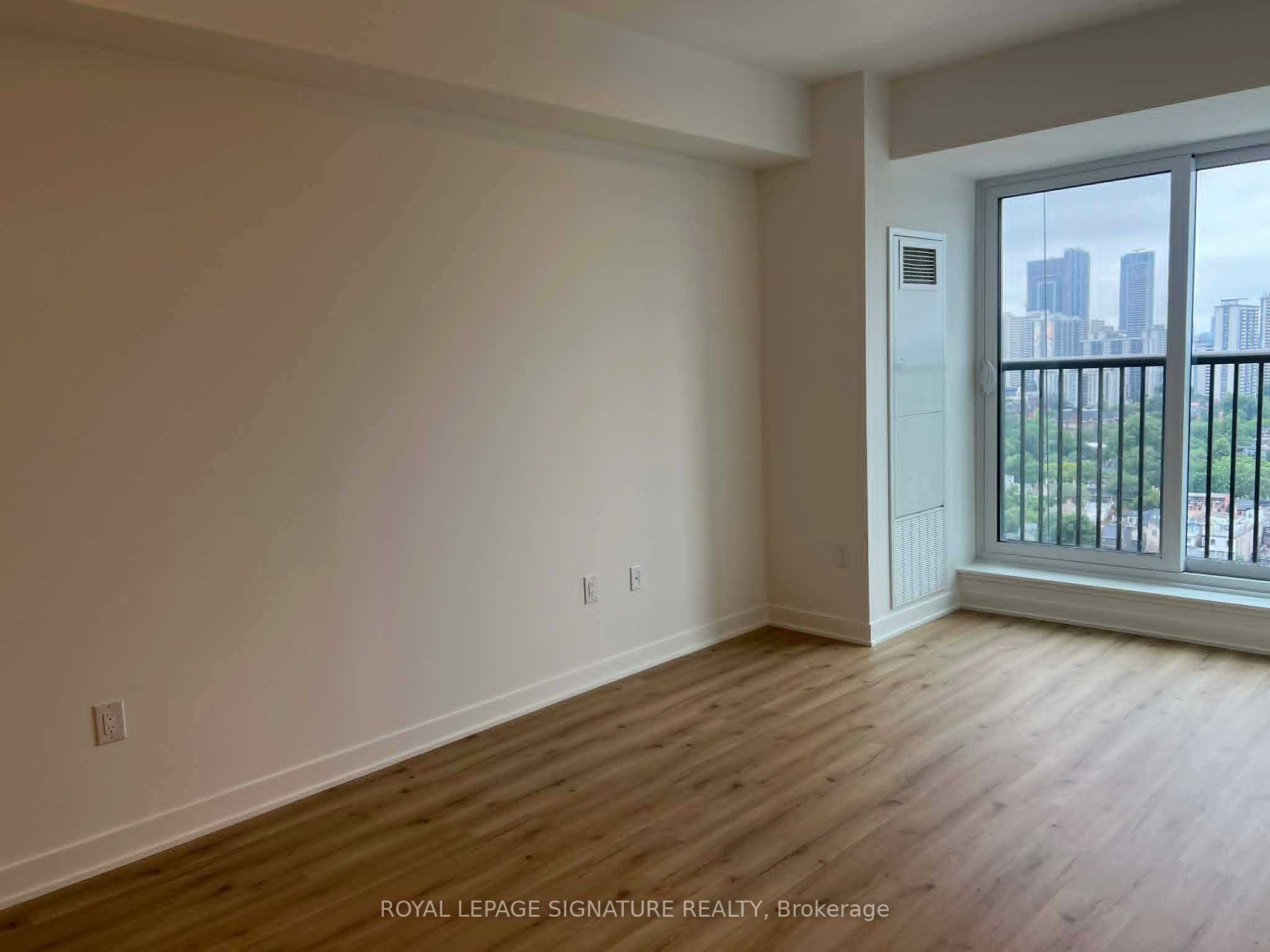 10 Oak Street 2509, Toronto, ON M5A 0Z1 photo 2