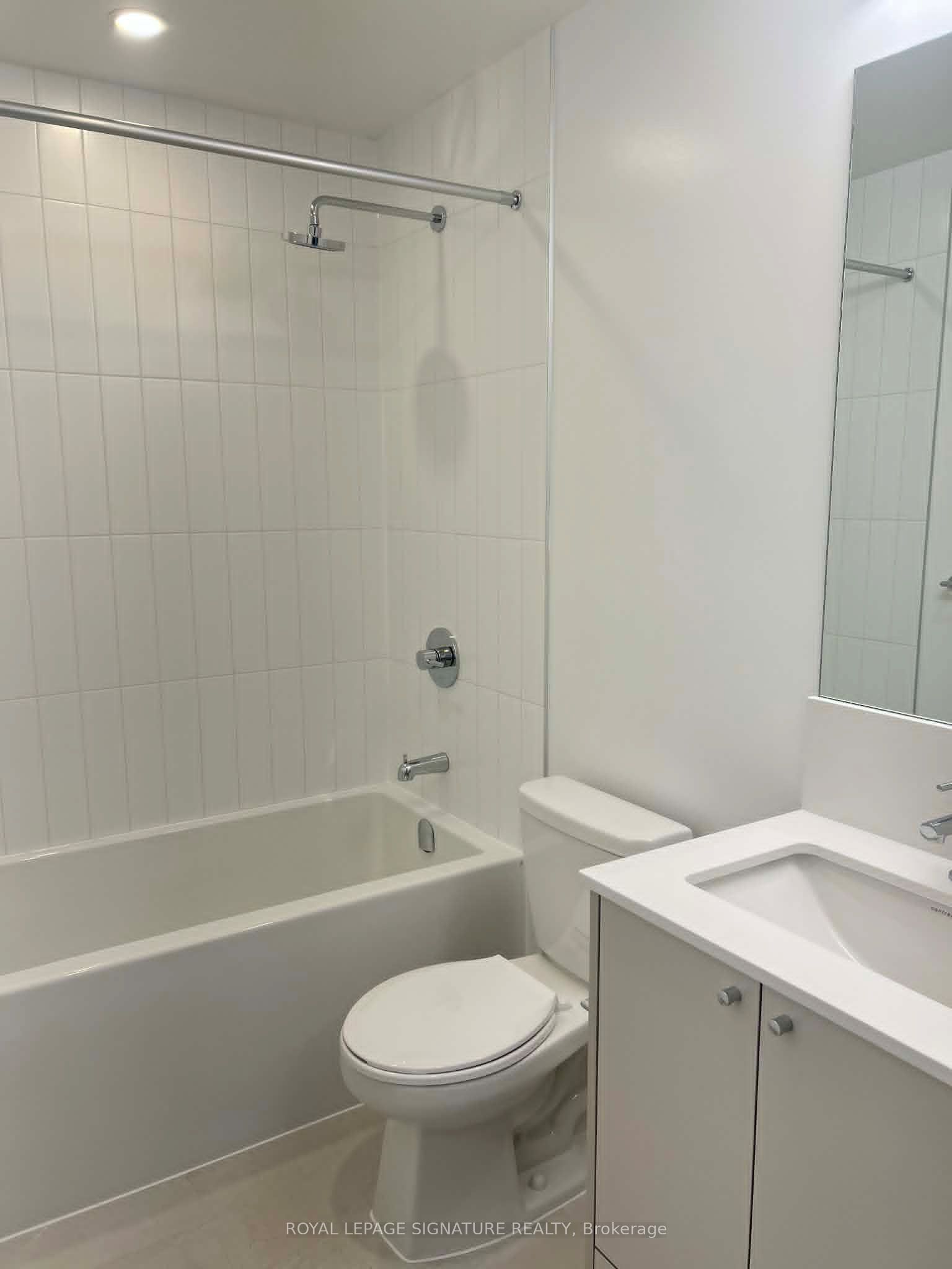 10 Oak Street 2509, Toronto, ON M5A 0Z1 photo 5