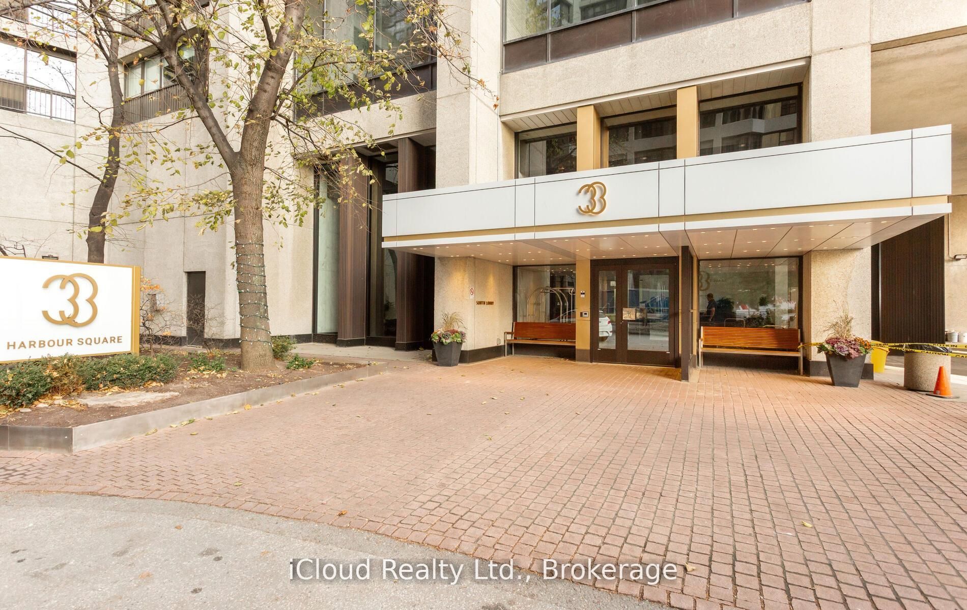 33 Harbour Square 837, Toronto, ON M5J 2G2 photo 3