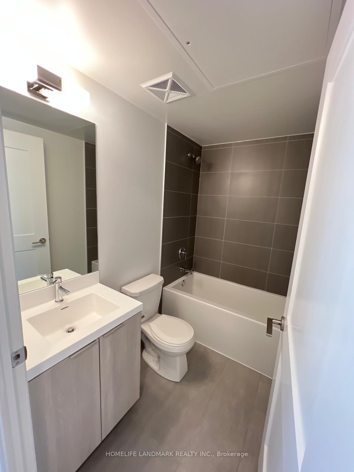 8 Widmer Street 1907, Toronto, ON M5V 0W6