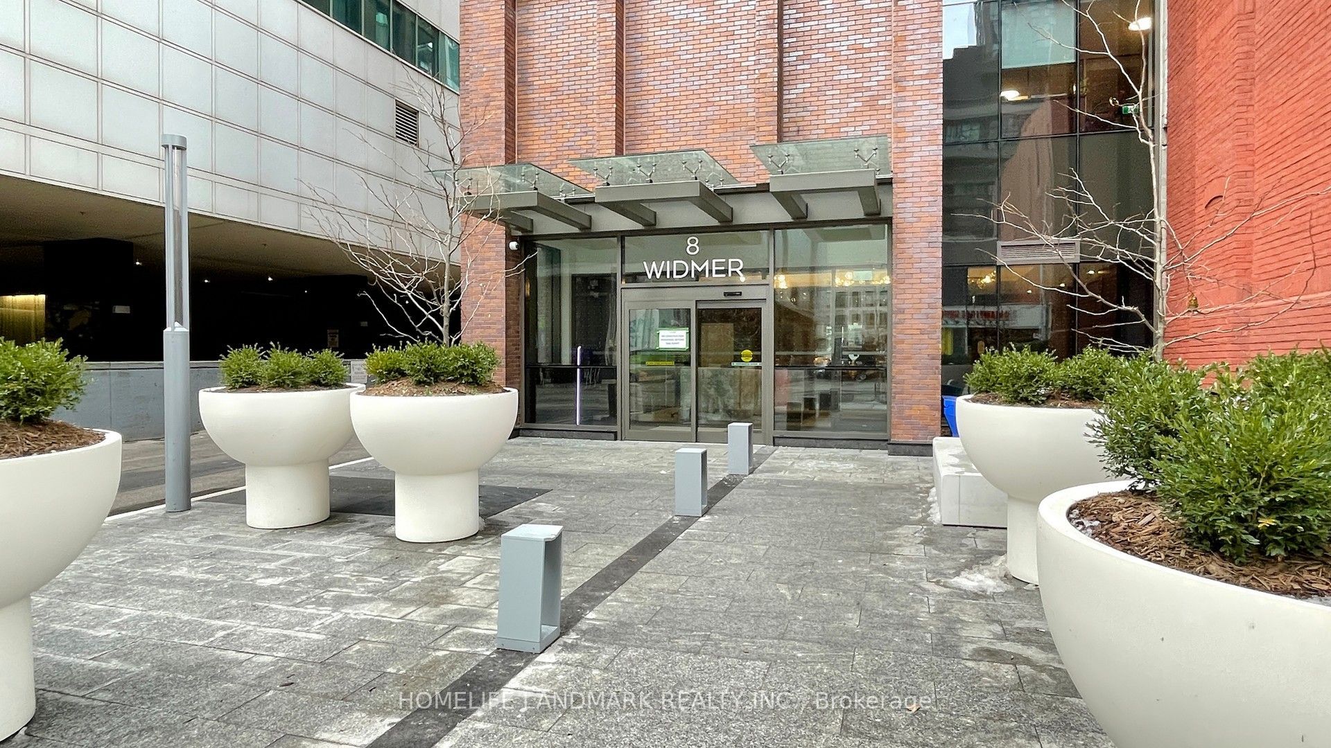 8 Widmer Street 1907, Toronto, ON M5V 0W6 photo 2