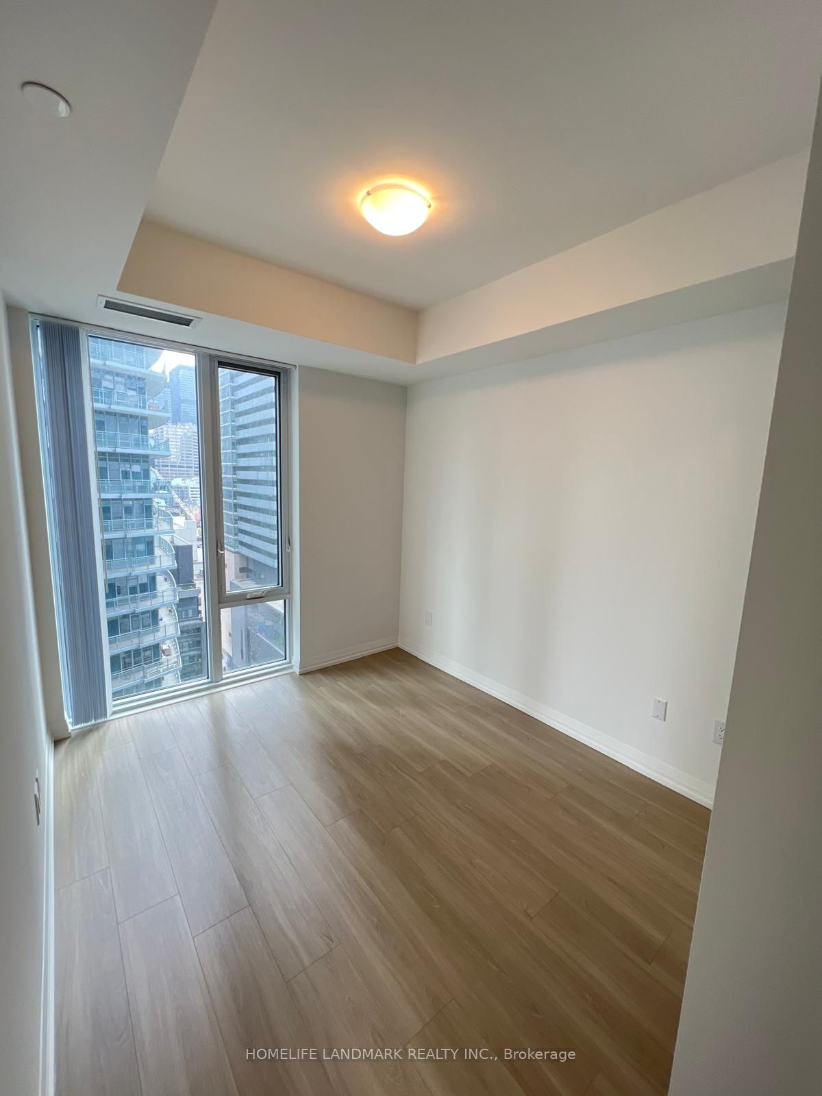 8 Widmer Street 1907, Toronto, ON M5V 0W6 photo 4
