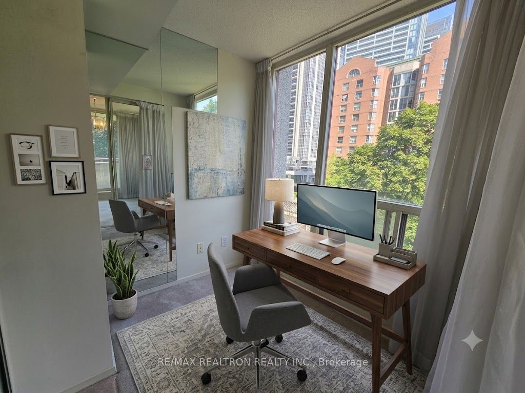 5785 Yonge Street 403, Toronto, ON M2M 4J2 photo 4