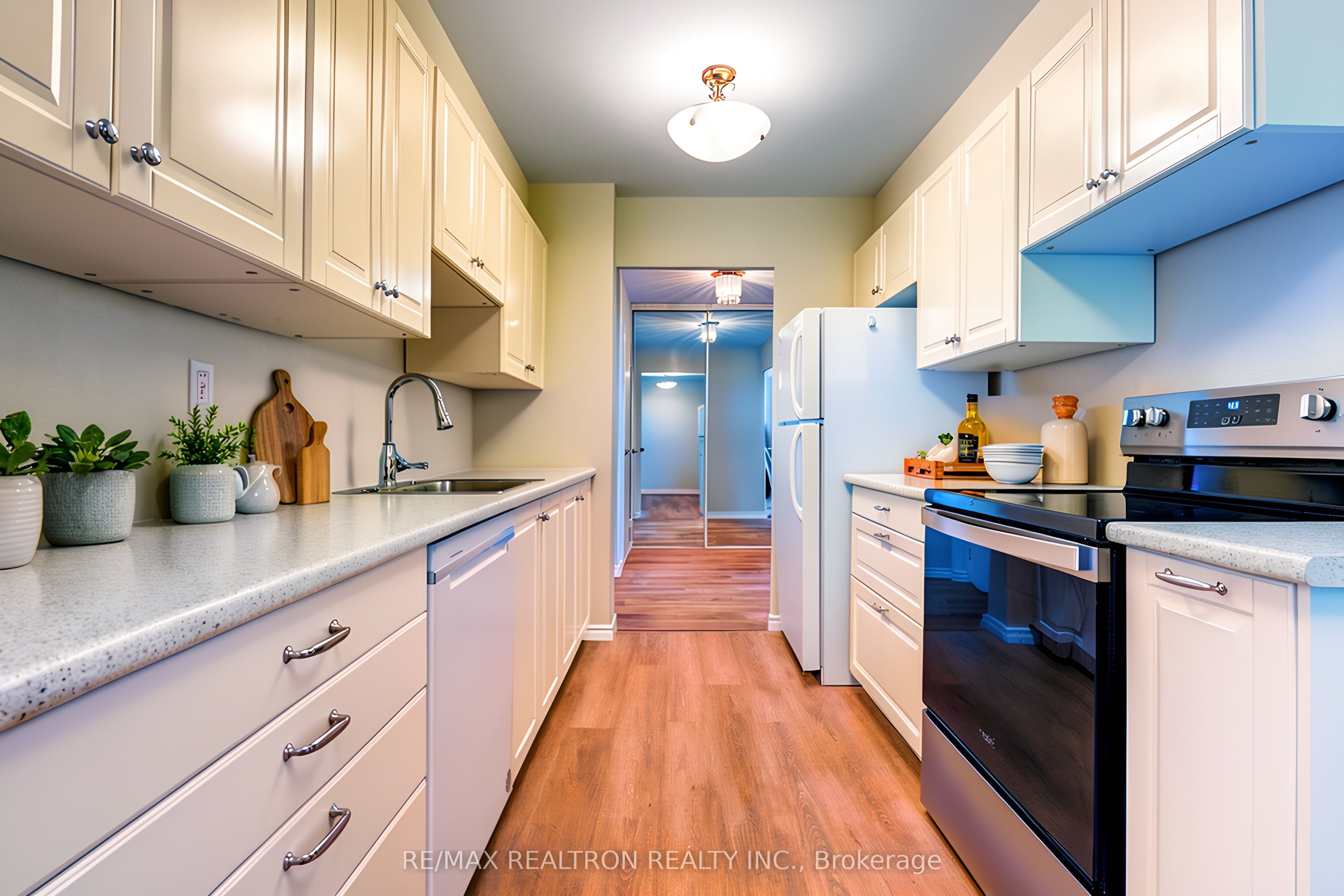 100 Canyon Avenue 606, Toronto, ON M3H 5T9 photo 3