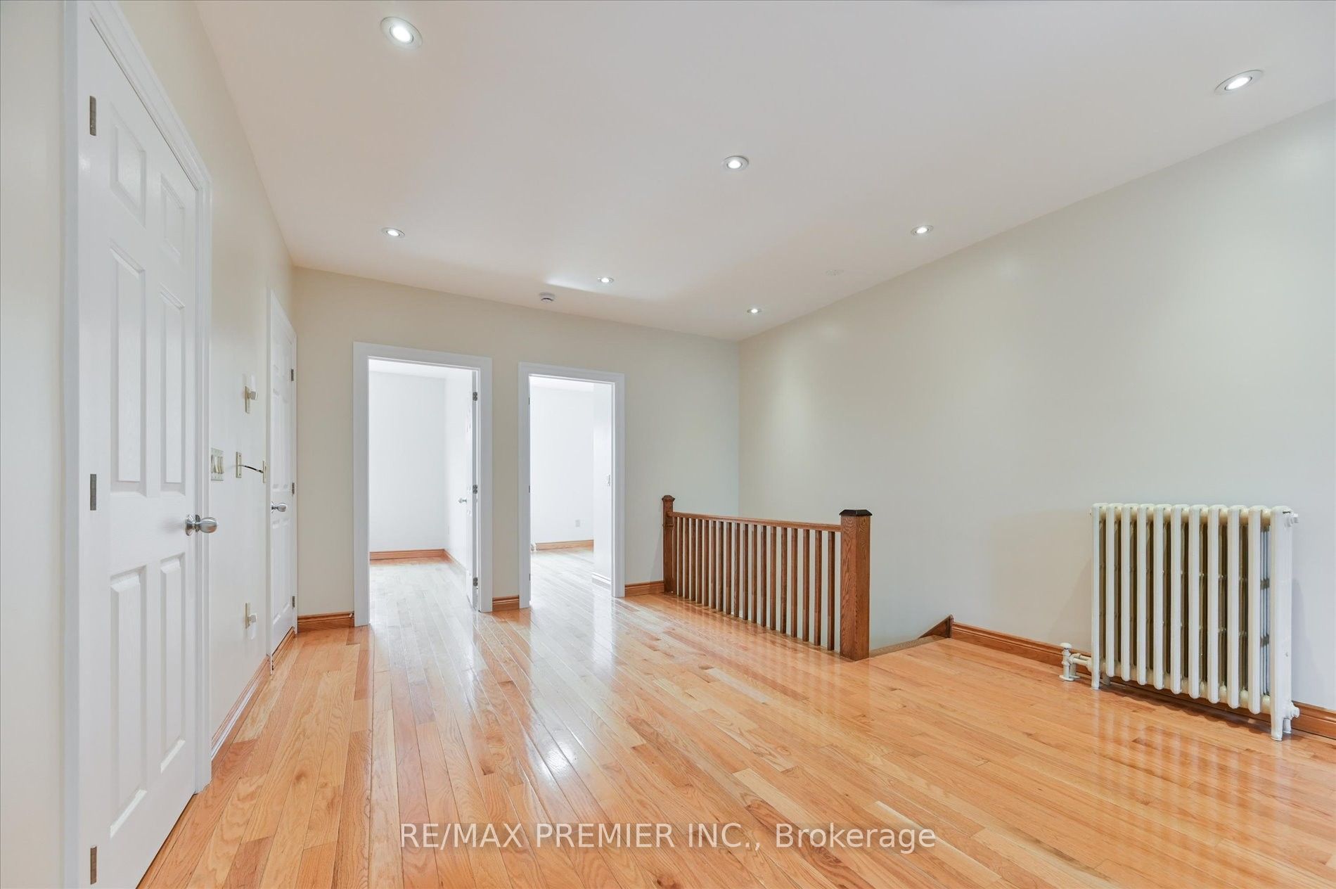 1575 Bayview Avenue, Toronto, ON M4G 3B5 photo 3