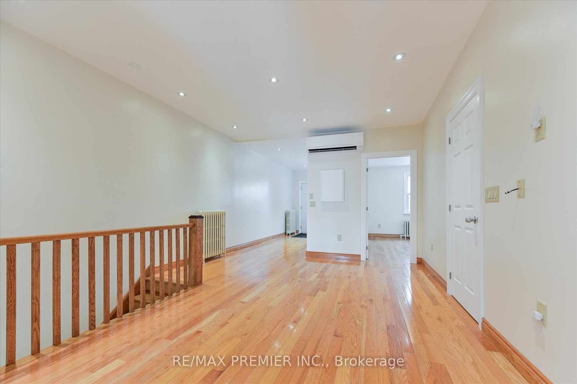 1575 Bayview Avenue, Toronto, ON M4G 3B5 photo 4