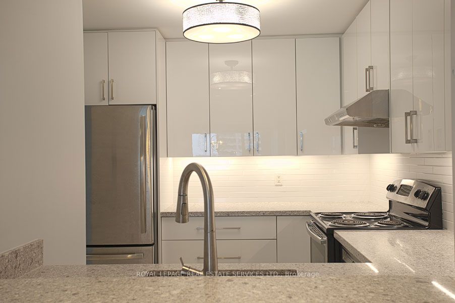 100 Upper Madison Avenue 1204, Toronto, ON M2N 6M4 photo 3