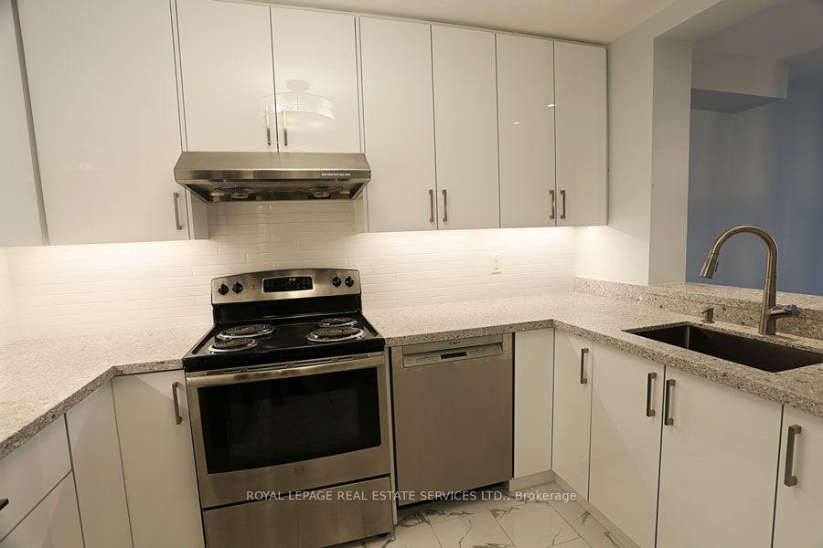 100 Upper Madison Avenue 1204, Toronto, ON M2N 6M4 photo 4