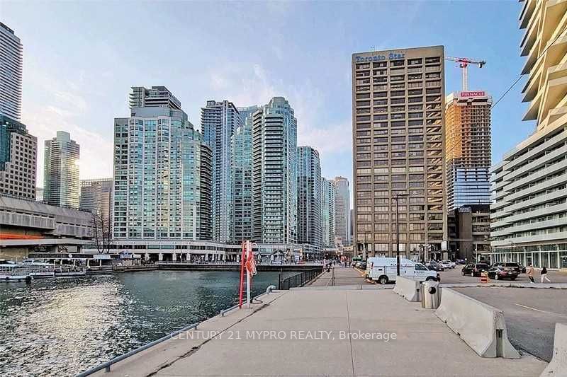 10 Yonge Street 605, Toronto, ON M5E 1R4 photo 2