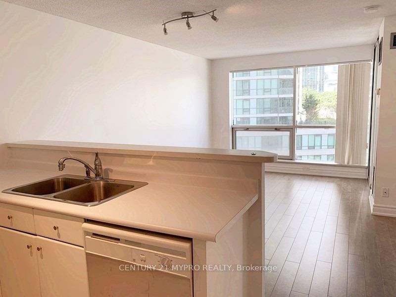 10 Yonge Street 605, Toronto, ON M5E 1R4 photo 5