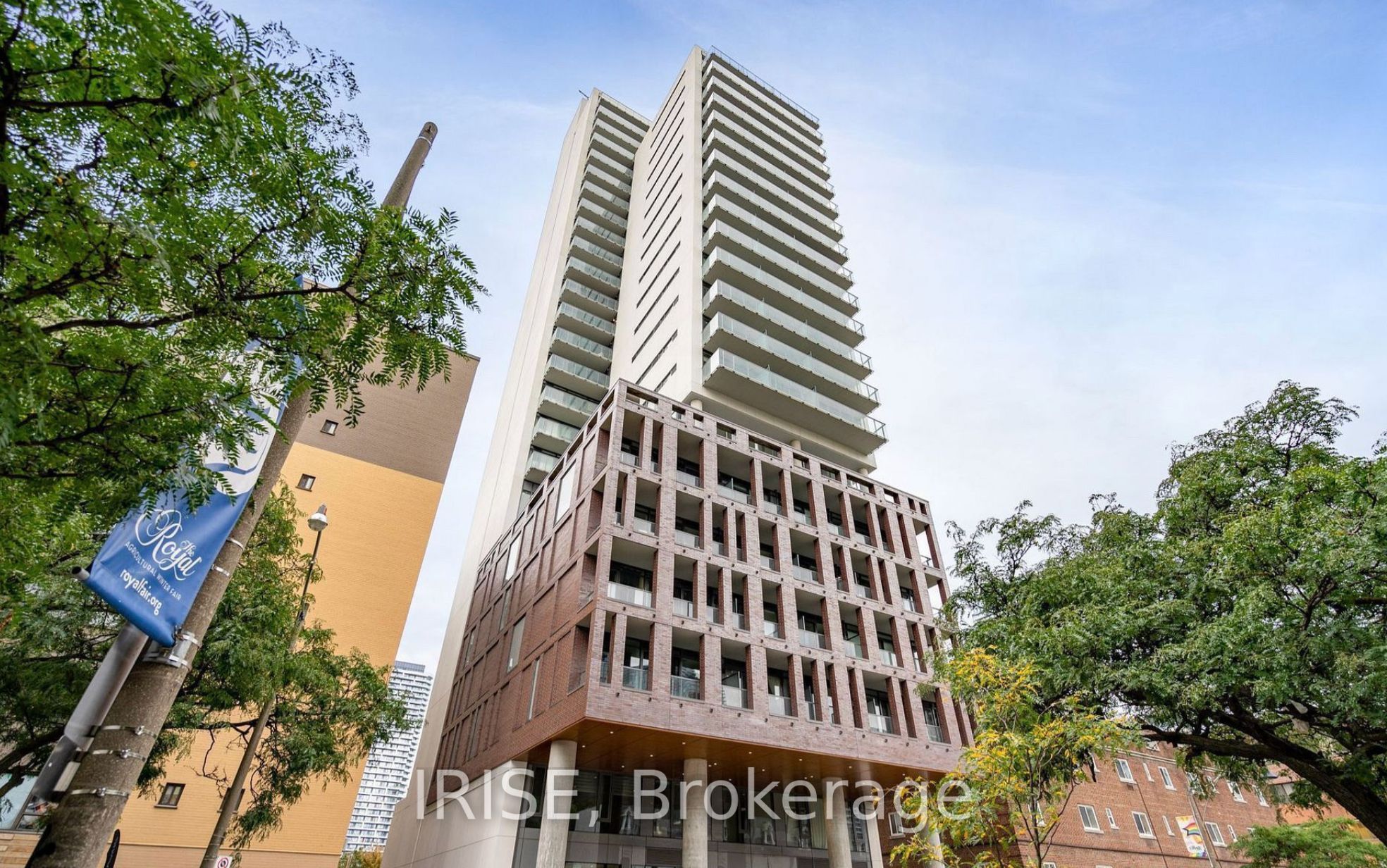 81 Wellesley Street E 1808, Toronto, ON M4Y 0C5