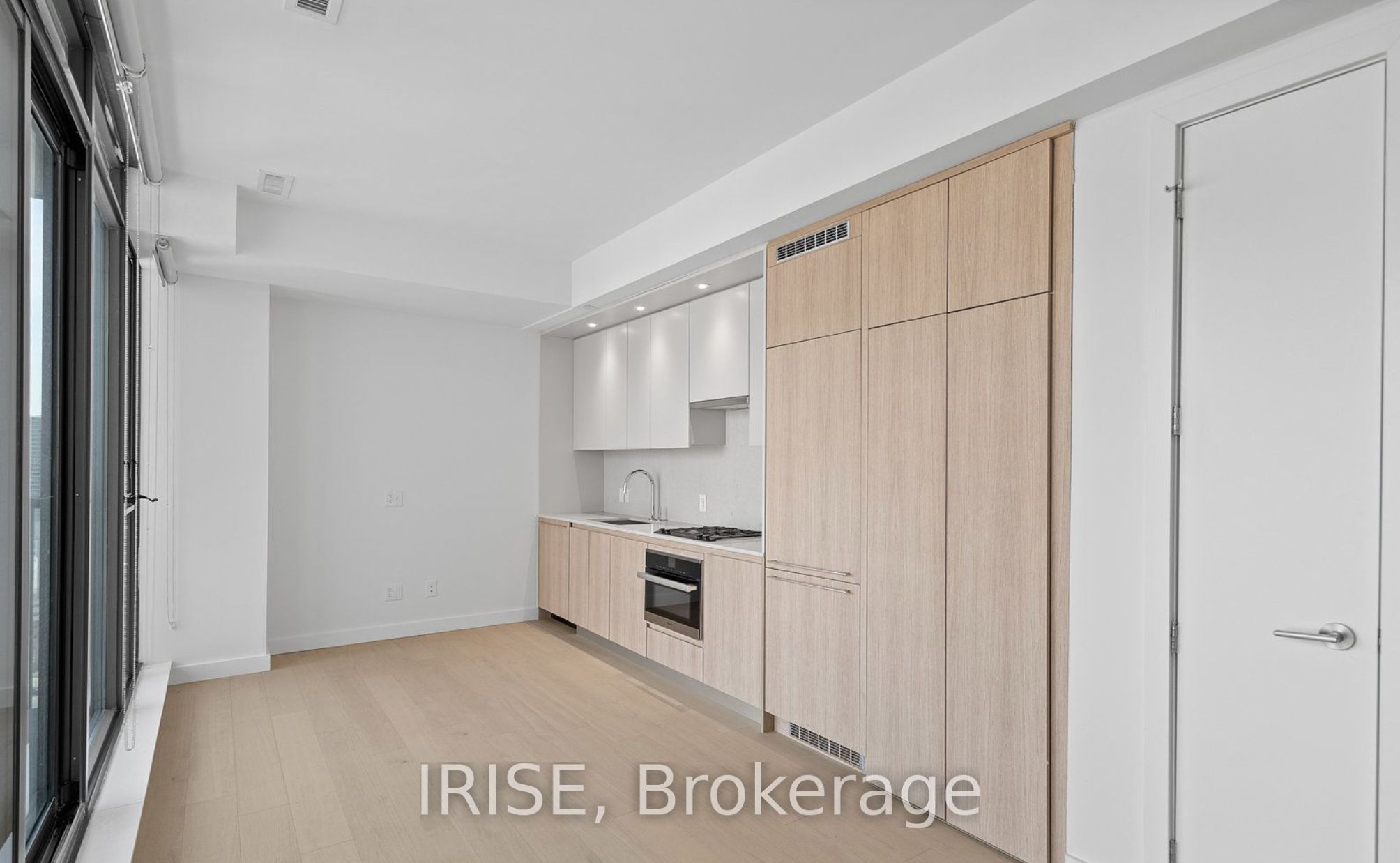 81 Wellesley Street E 1808, Toronto, ON M4Y 0C5 photo 4