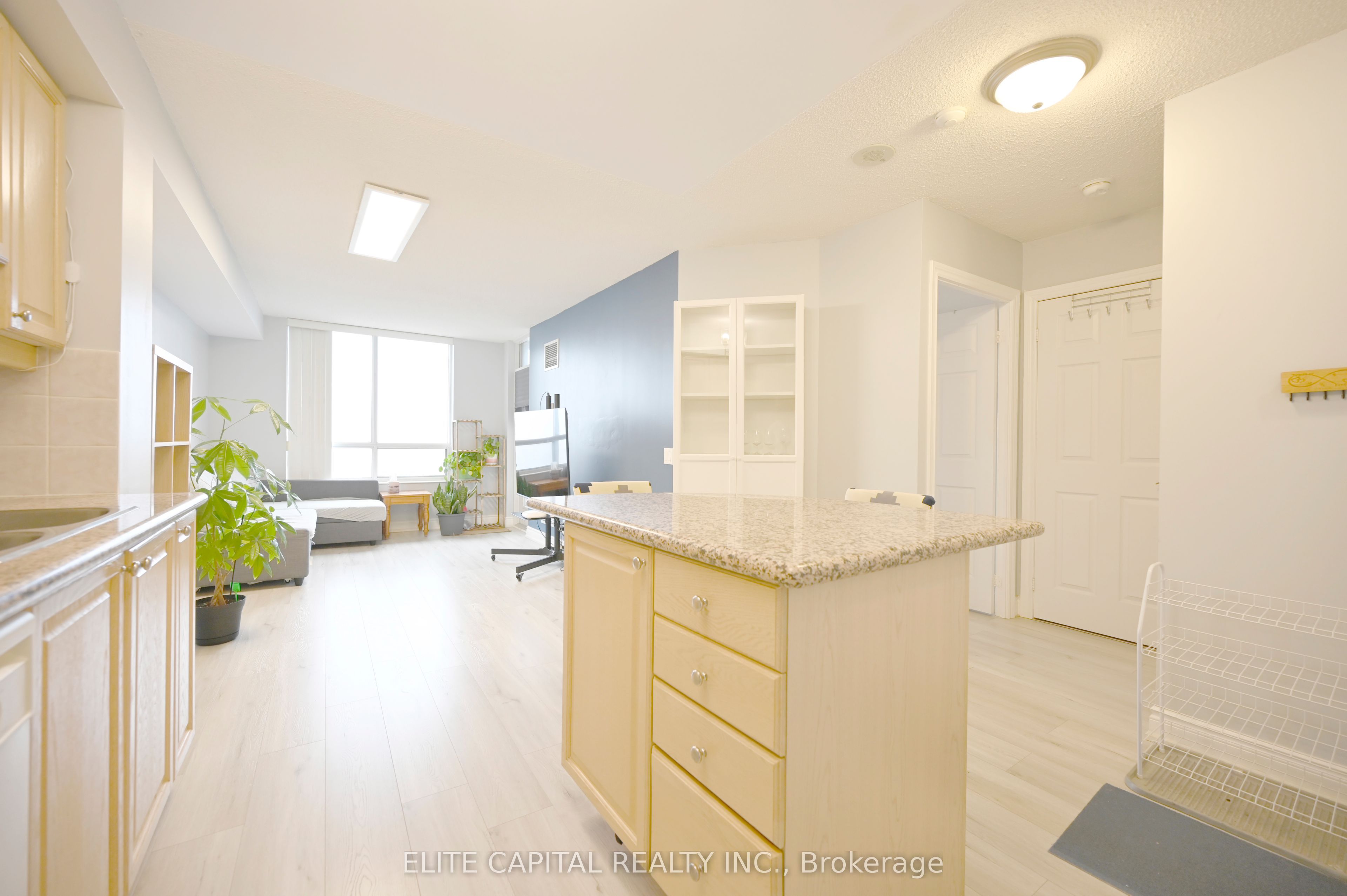 78 Harrison Garden Boulevard 2004, Toronto, ON M2N 7E2