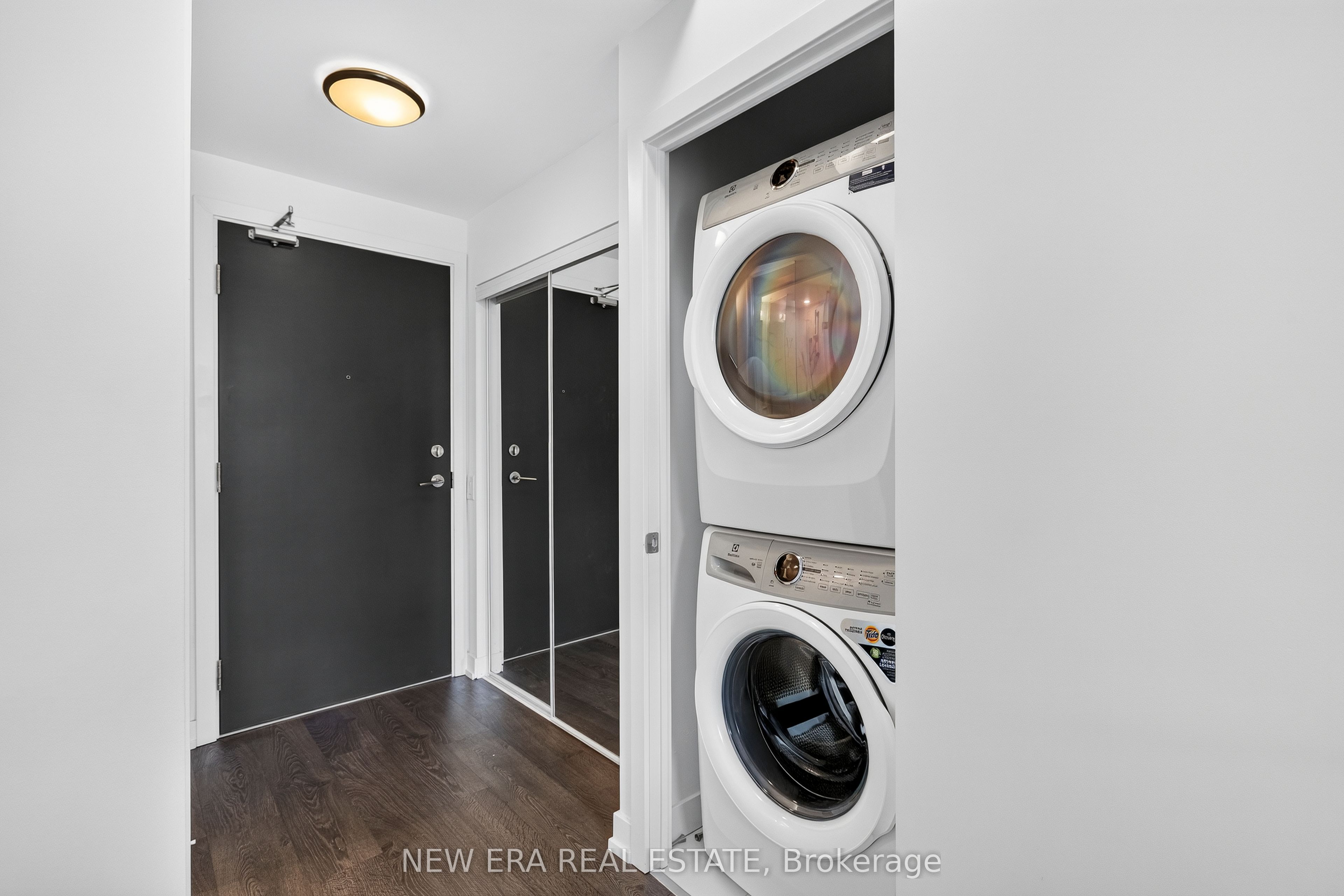 7 Golden Avenue N433, Toronto, ON M6R 2J3 photo 3