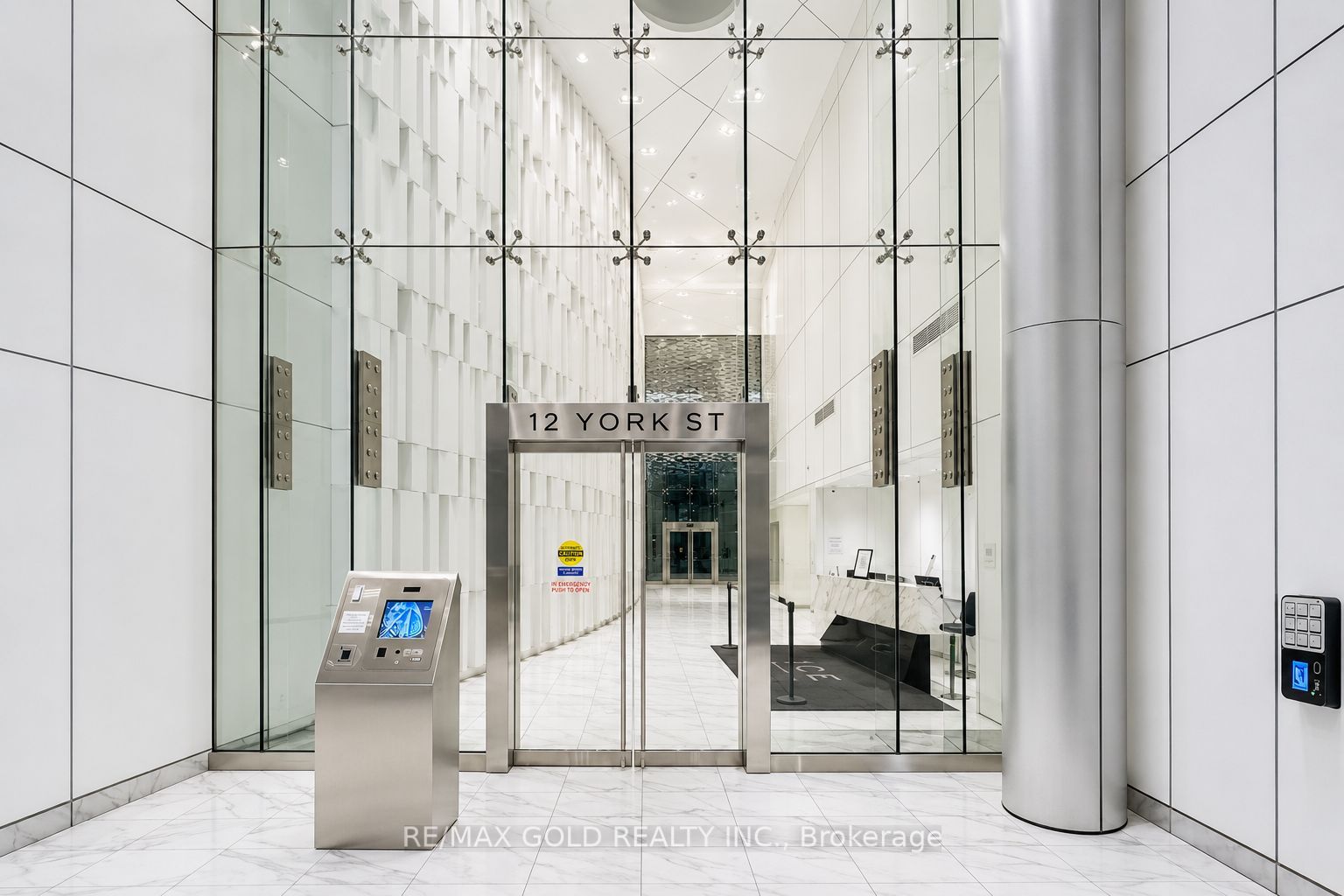12 York Street 2606, Toronto, ON M5J 2Z2 photo 3