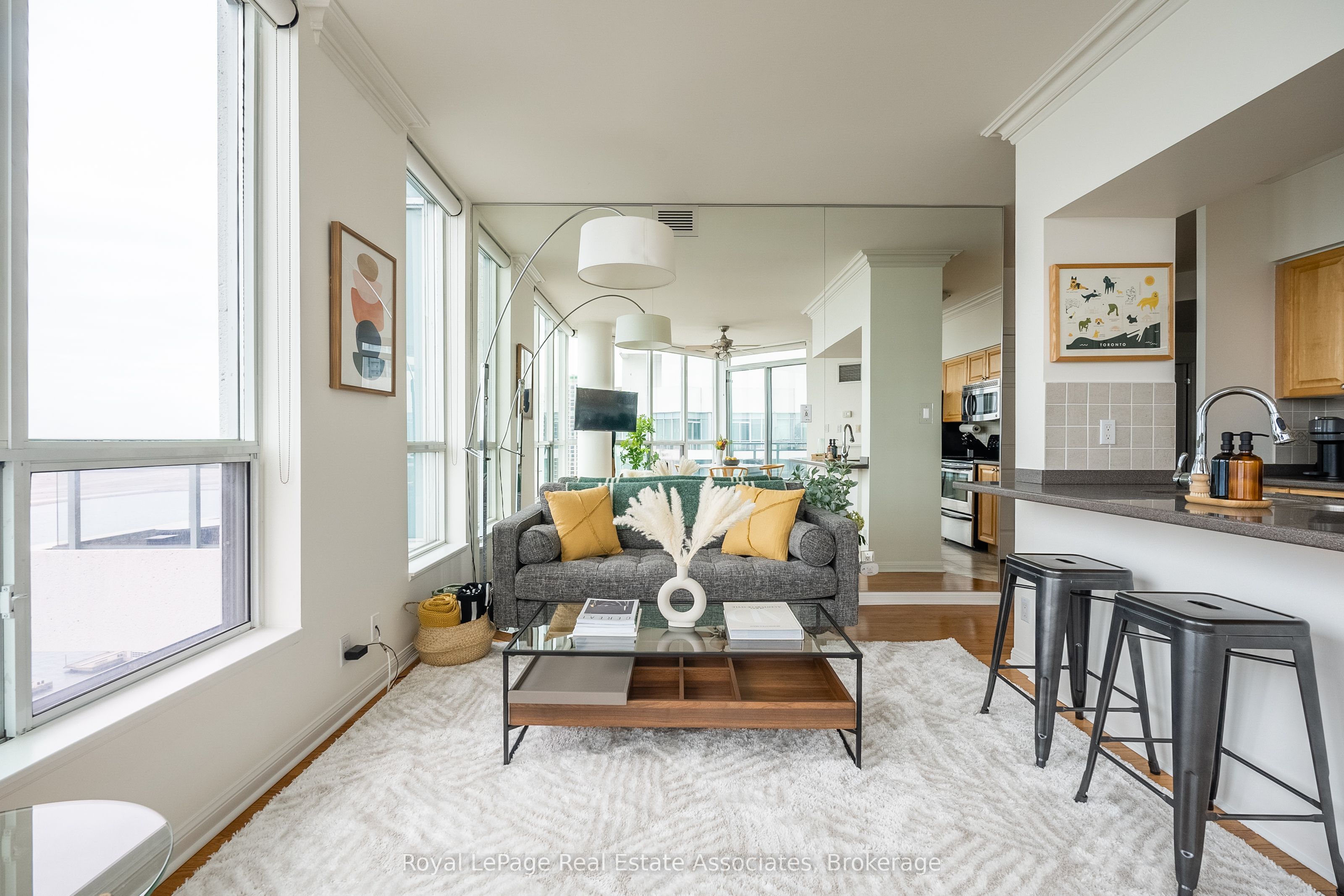 230 Queens Quay W 2811 (PH 11), Toronto, ON M5J 2Y7 photo 5