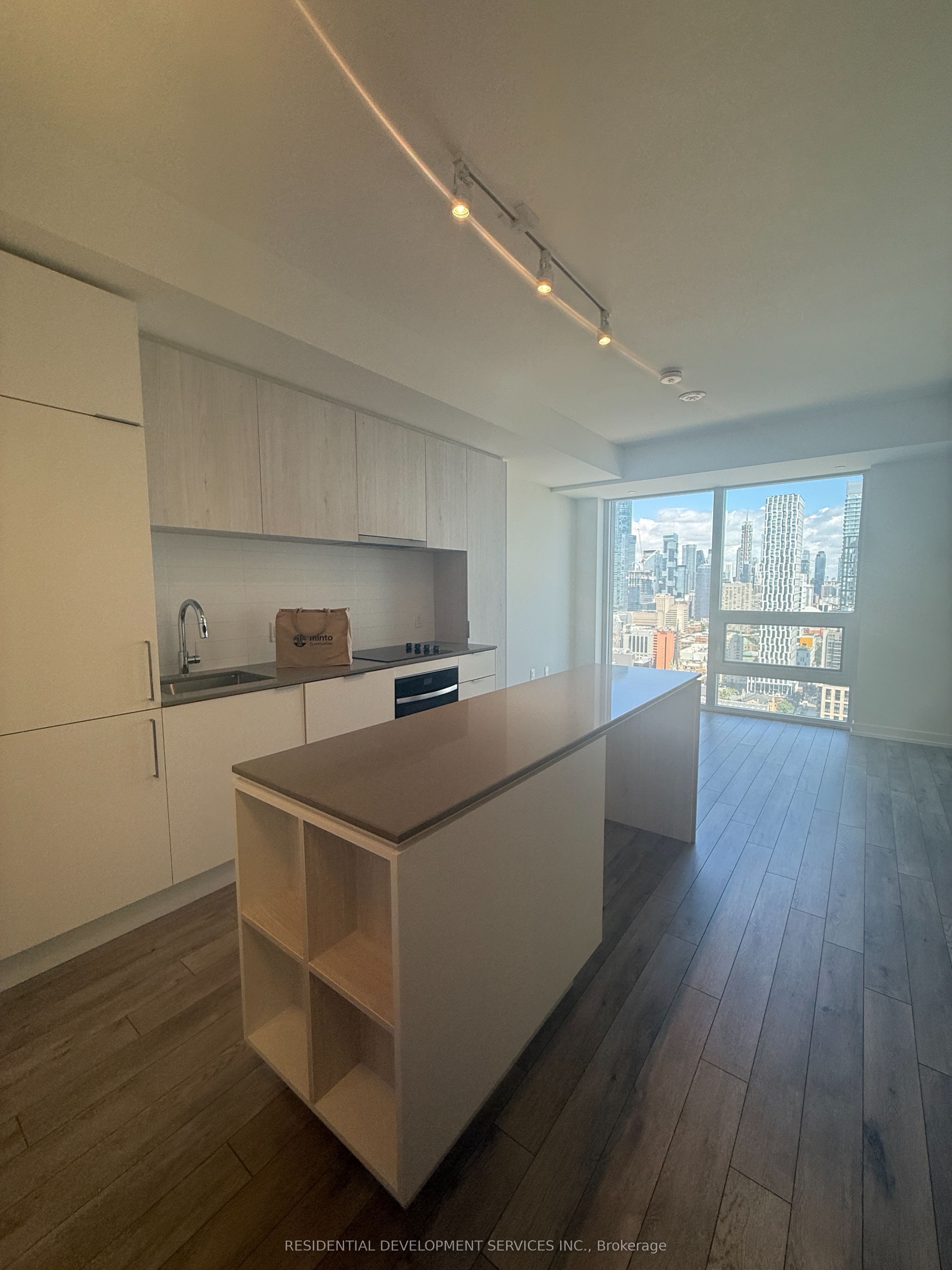 89 Church Street 3904, Toronto, ON M5C 0B7 photo 2